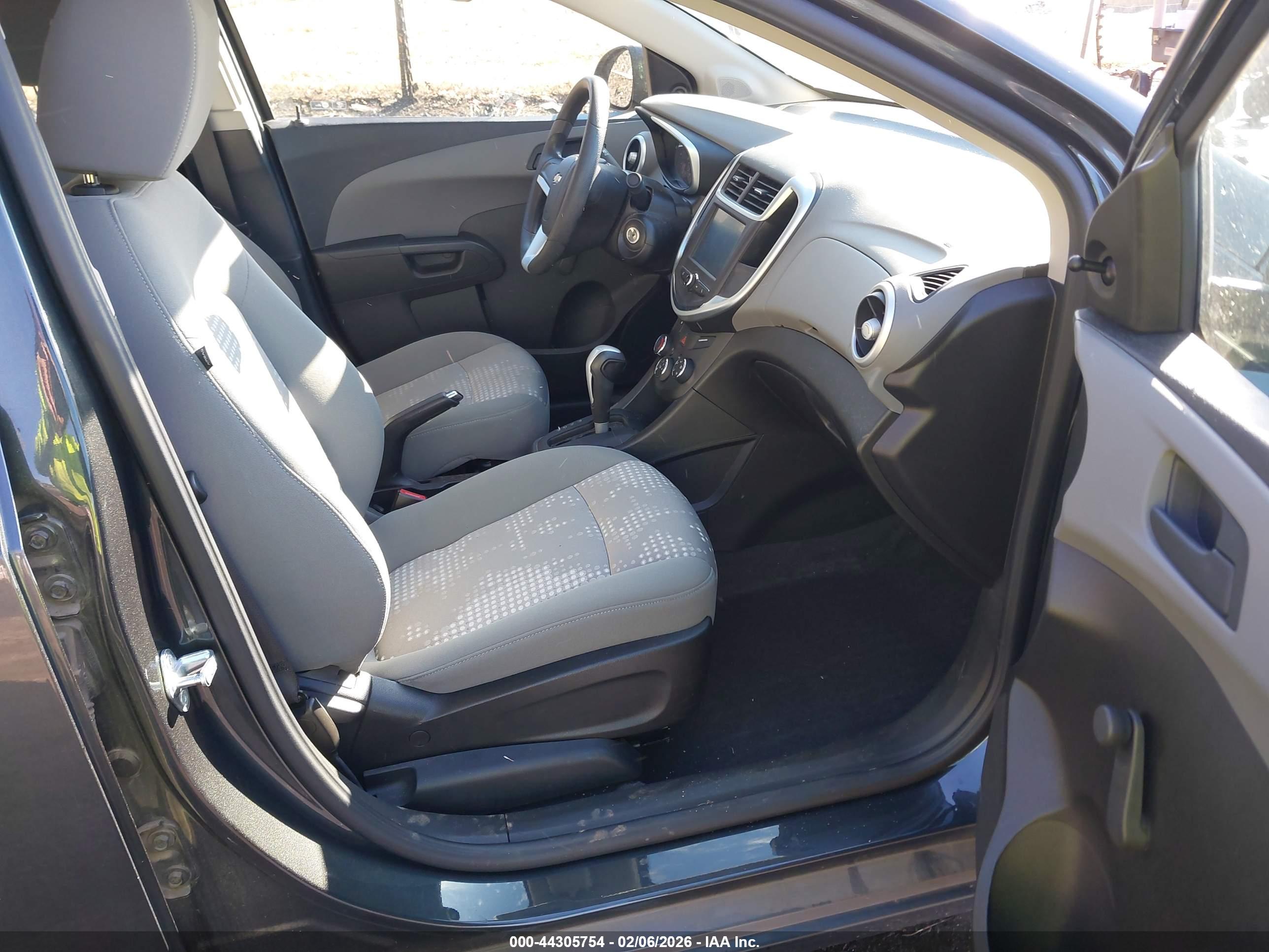 CHEVROLET SONIC image 5