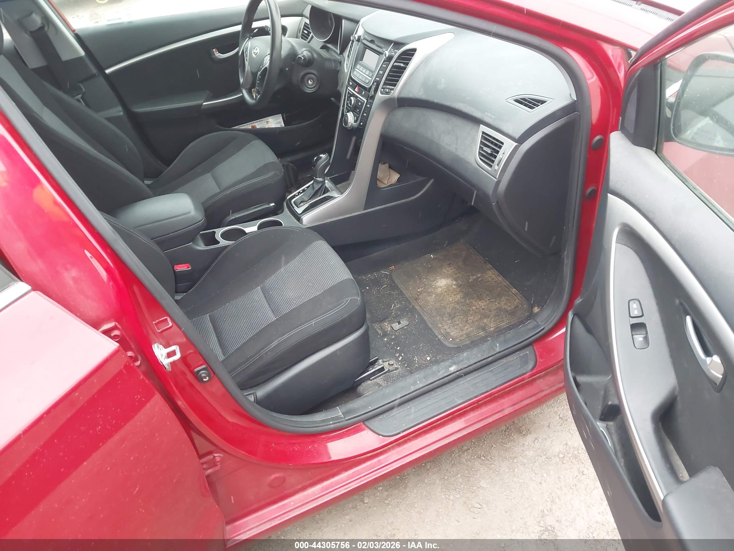 HYUNDAI ELANTRA image 5