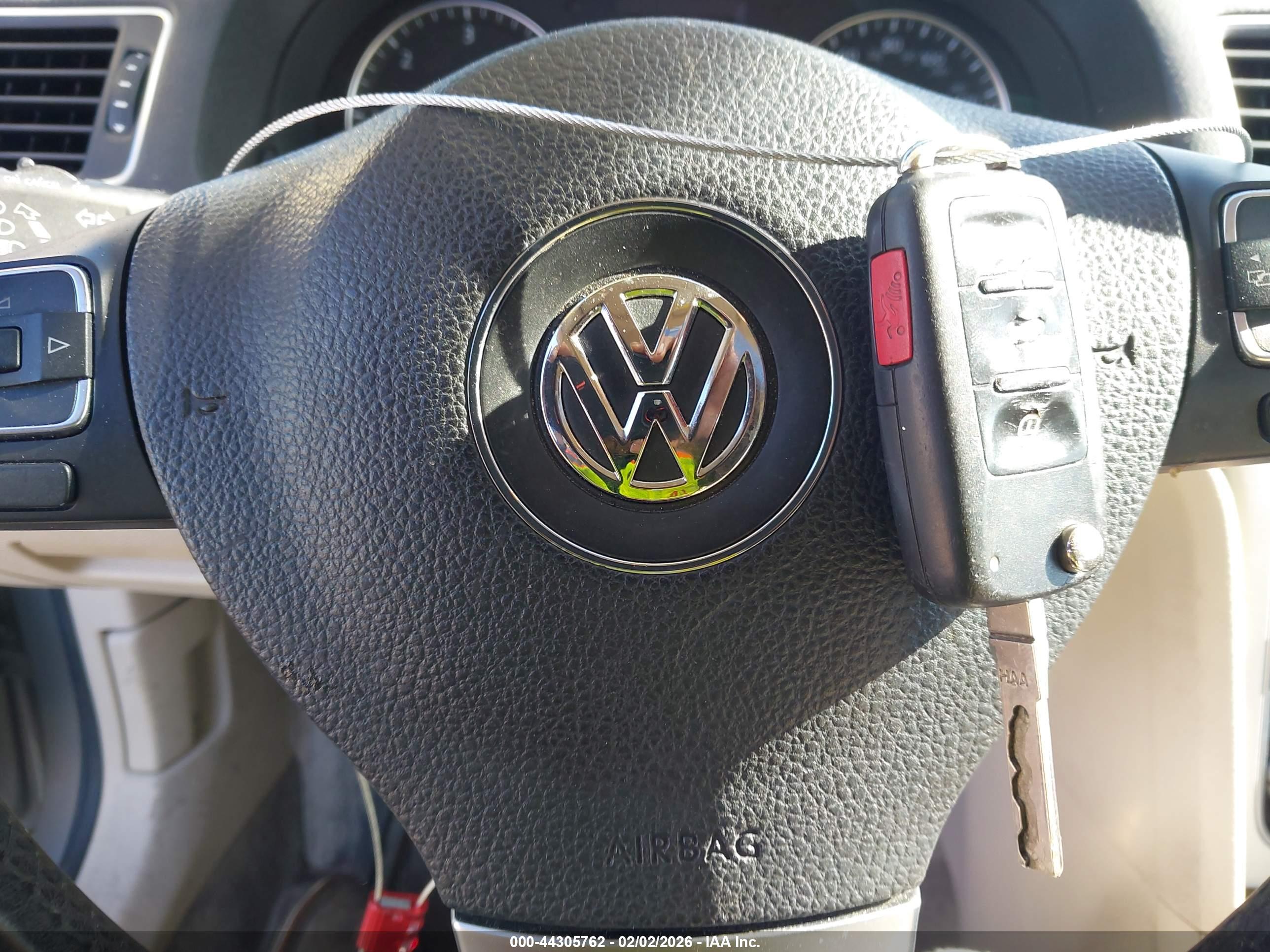 VOLKSWAGEN PASSAT image 11