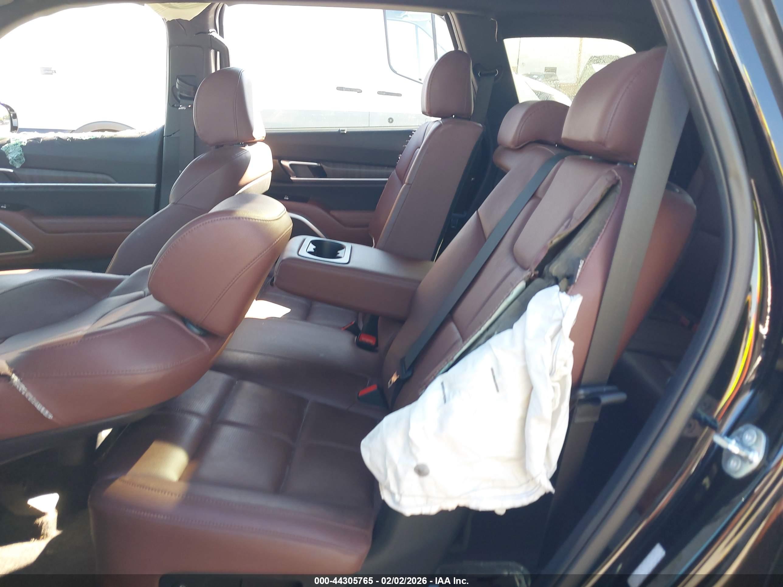 KIA TELLURIDE image 8