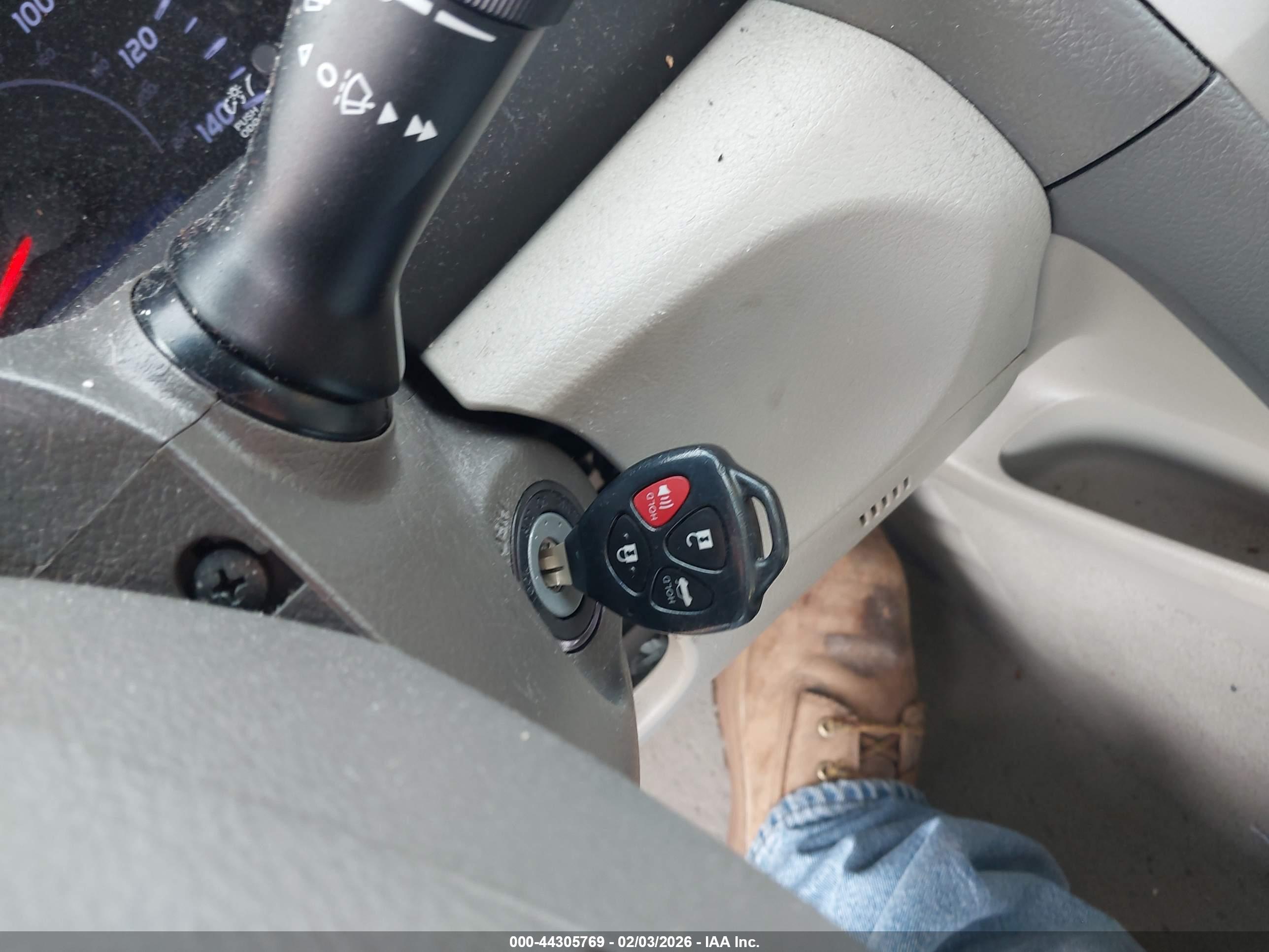 TOYOTA CAMRY image 11