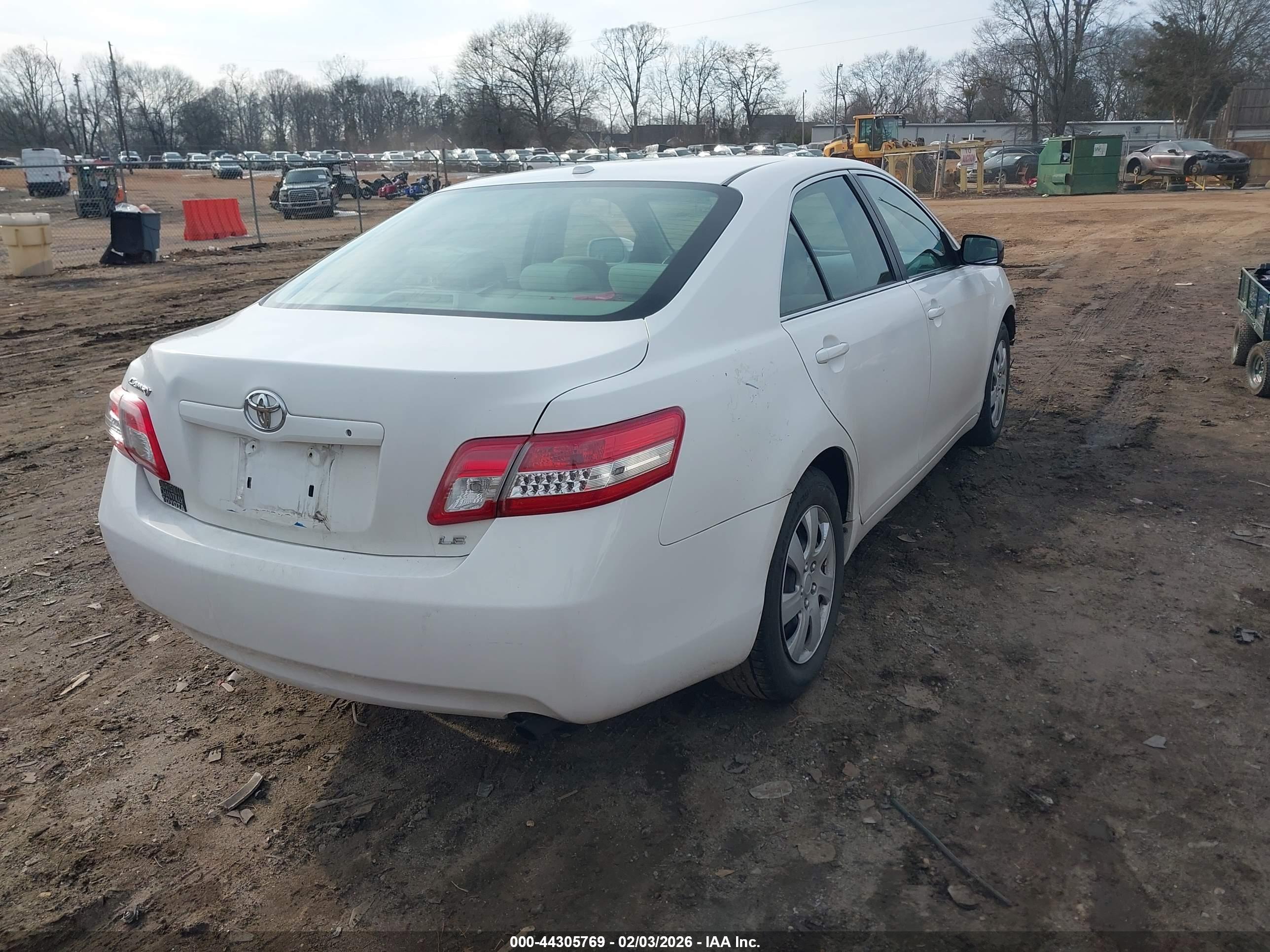 TOYOTA CAMRY image 4