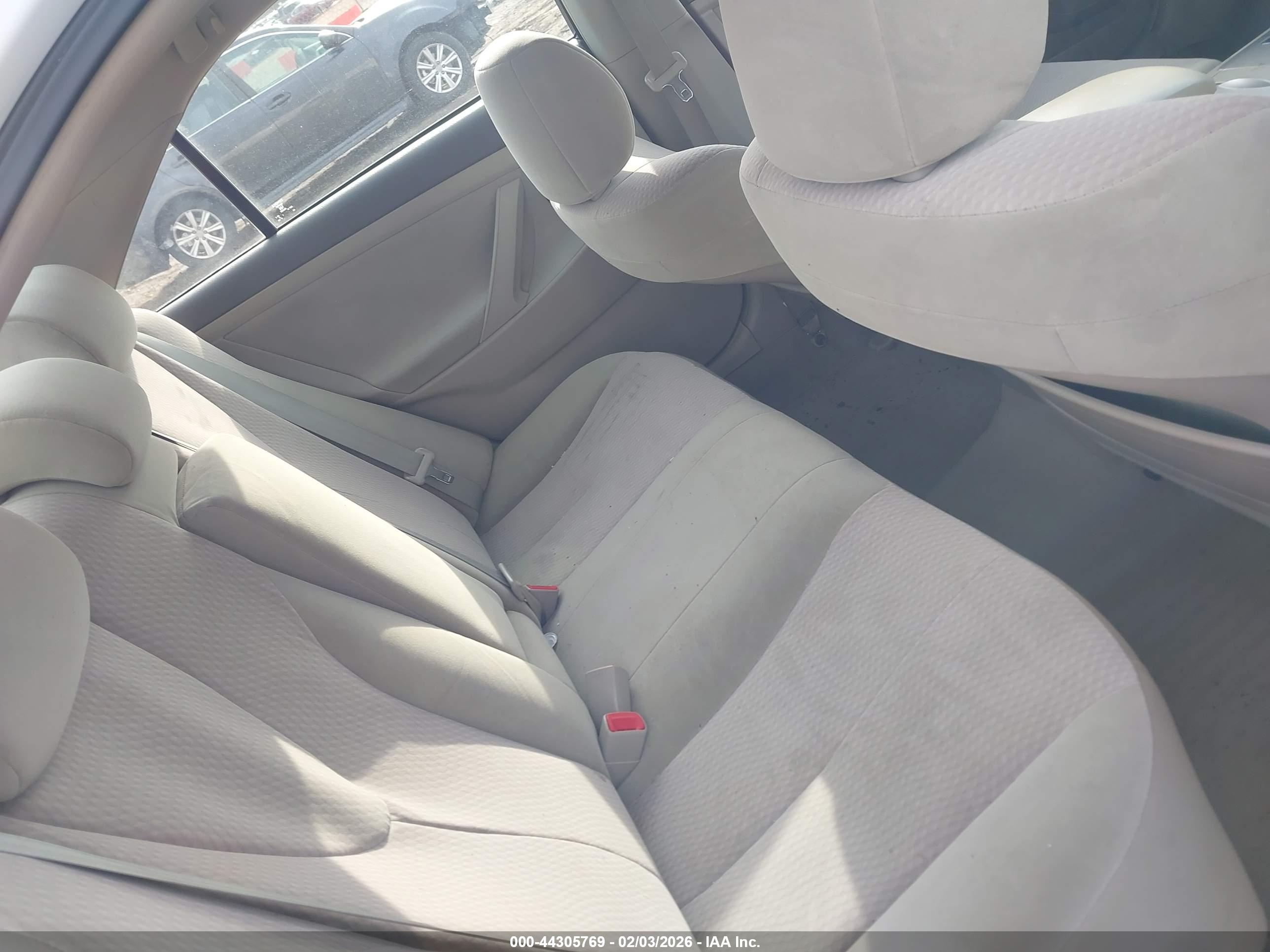 TOYOTA CAMRY image 8