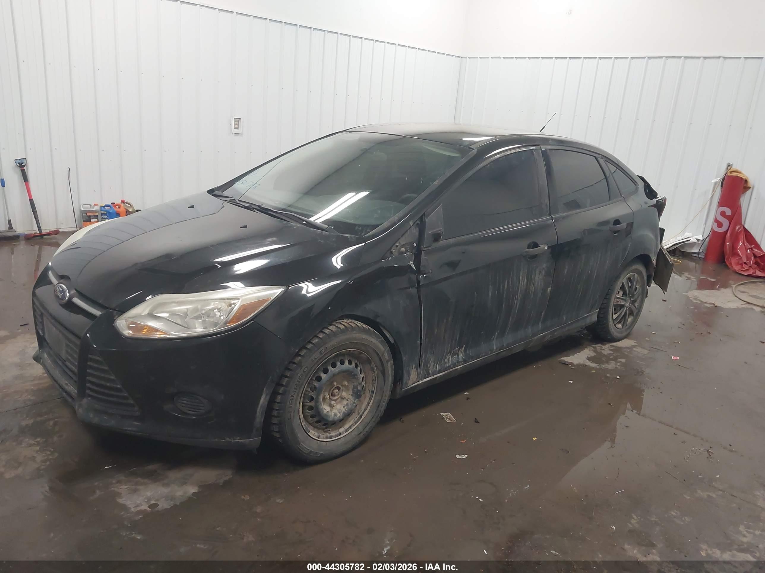 FORD FOCUS image 2