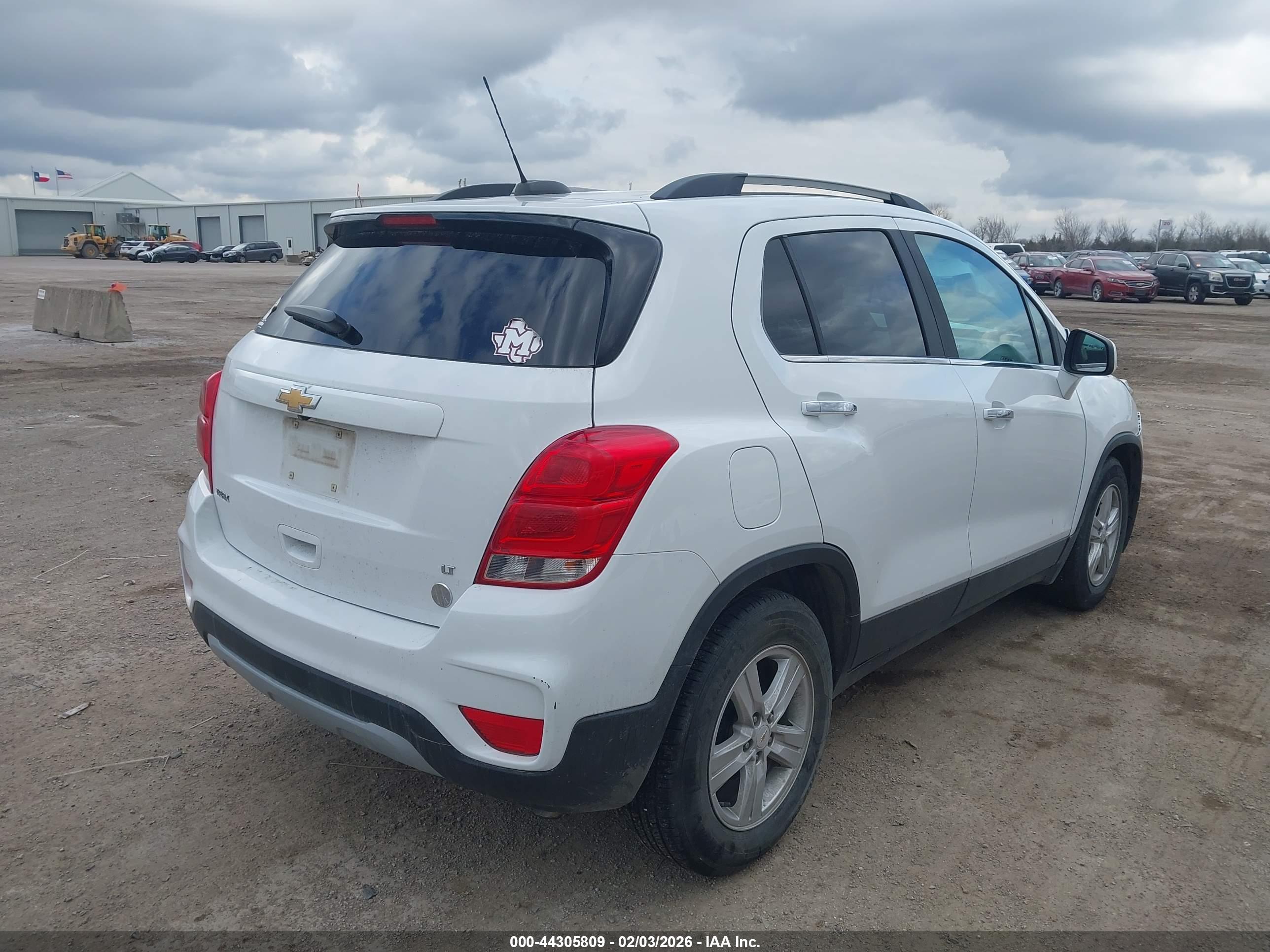 CHEVROLET TRAX image 4