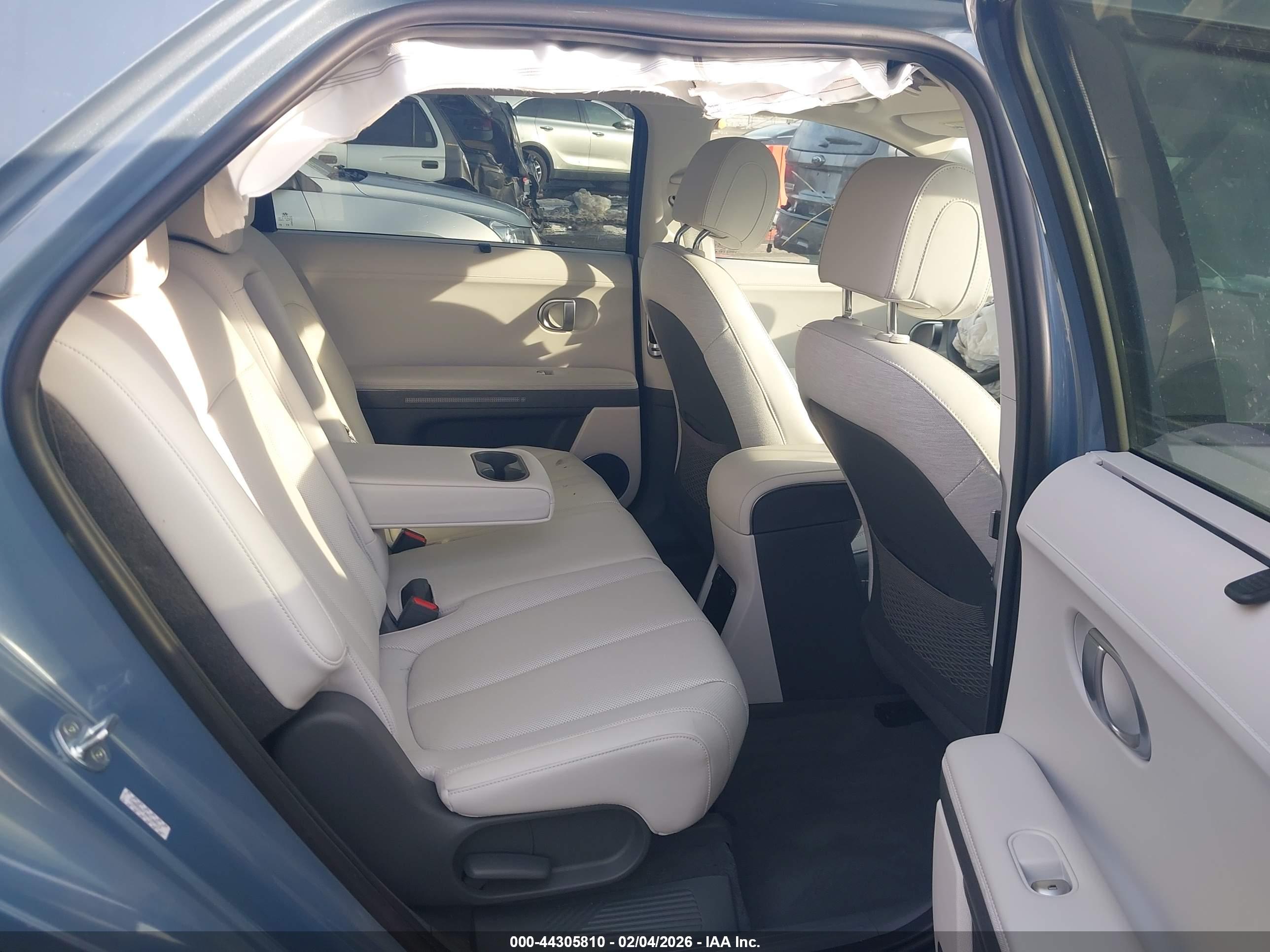 HYUNDAI IONIQ image 8