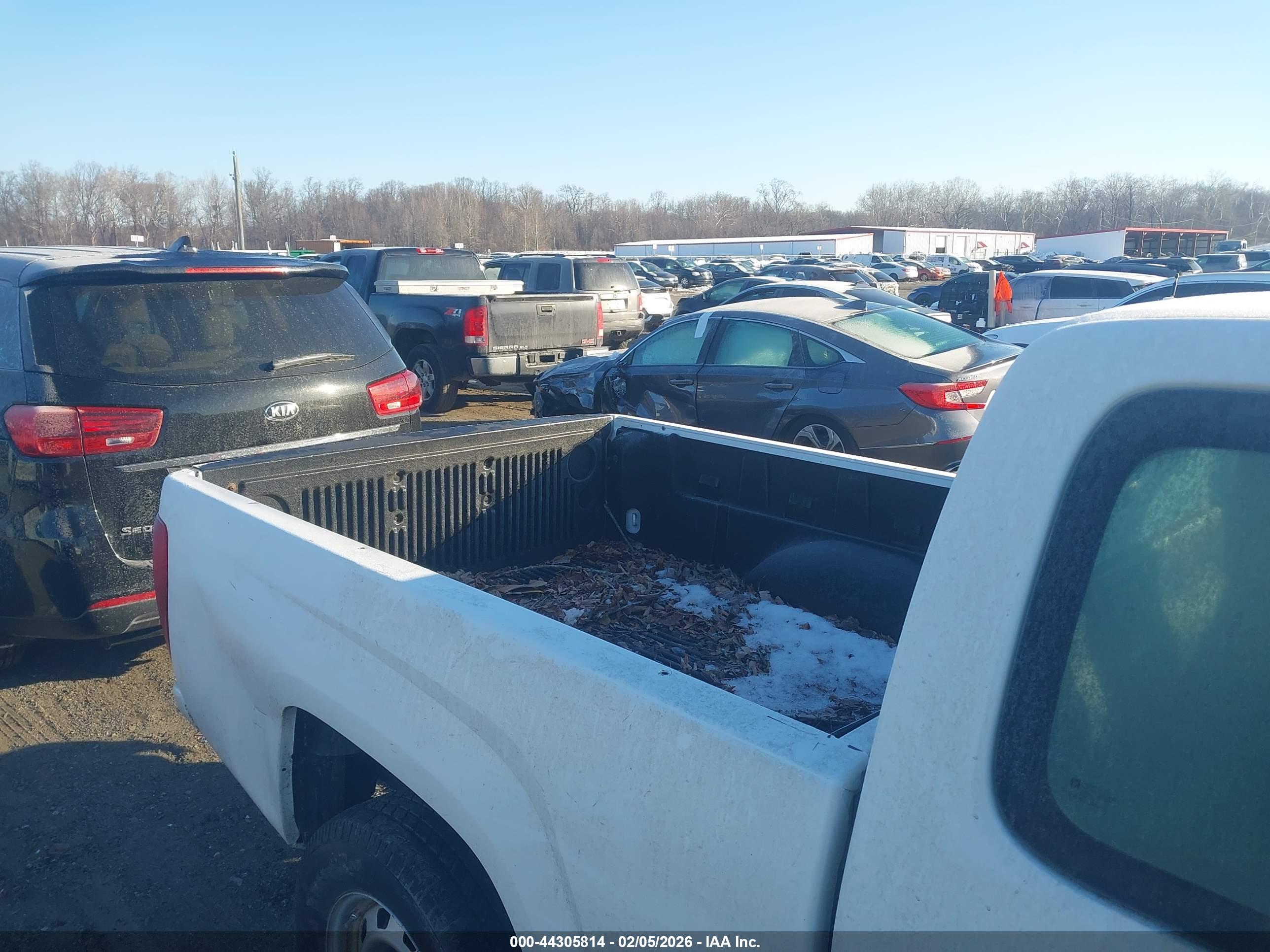 CHEVROLET COLORADO image 8