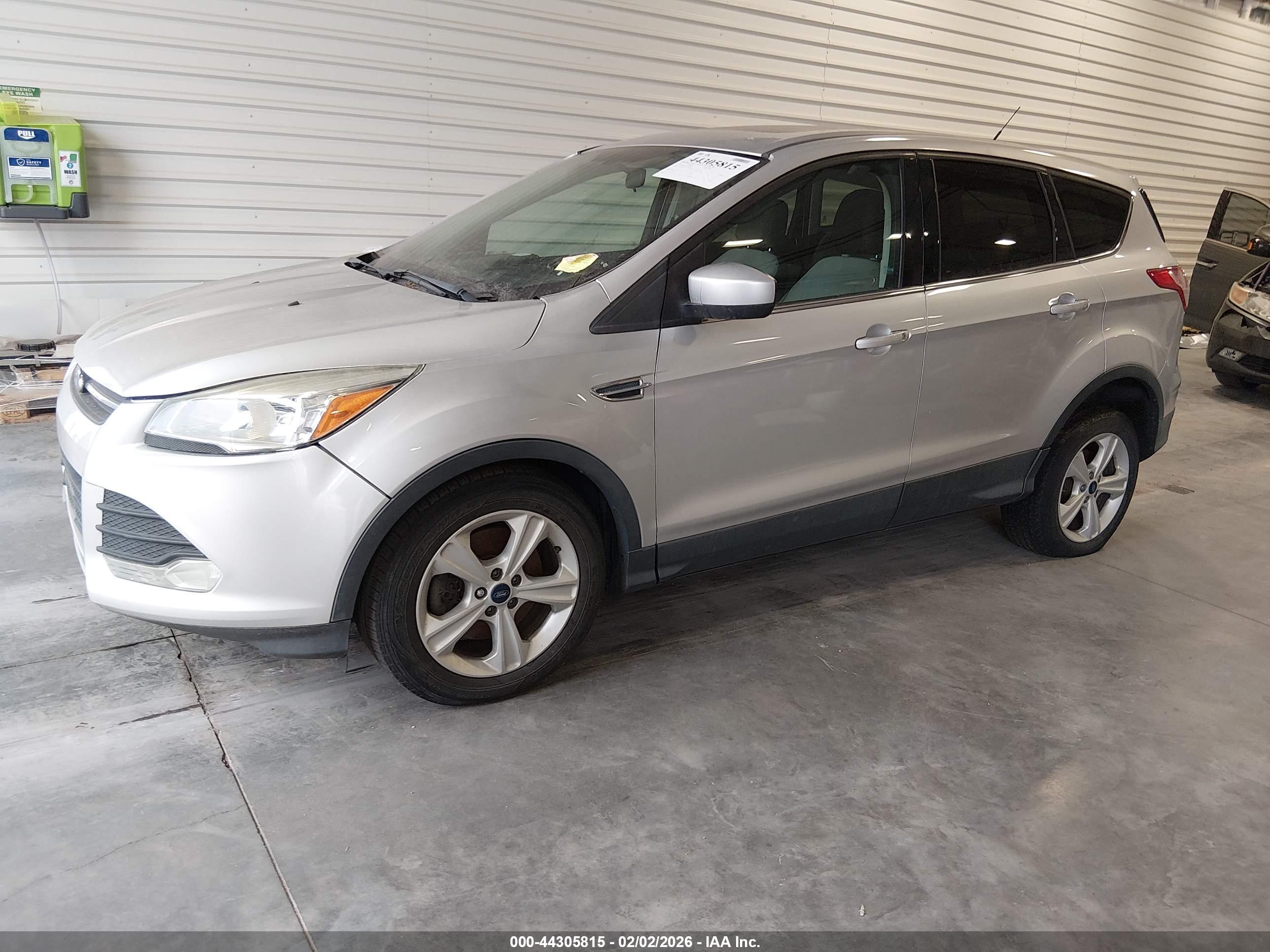 FORD ESCAPE image 2