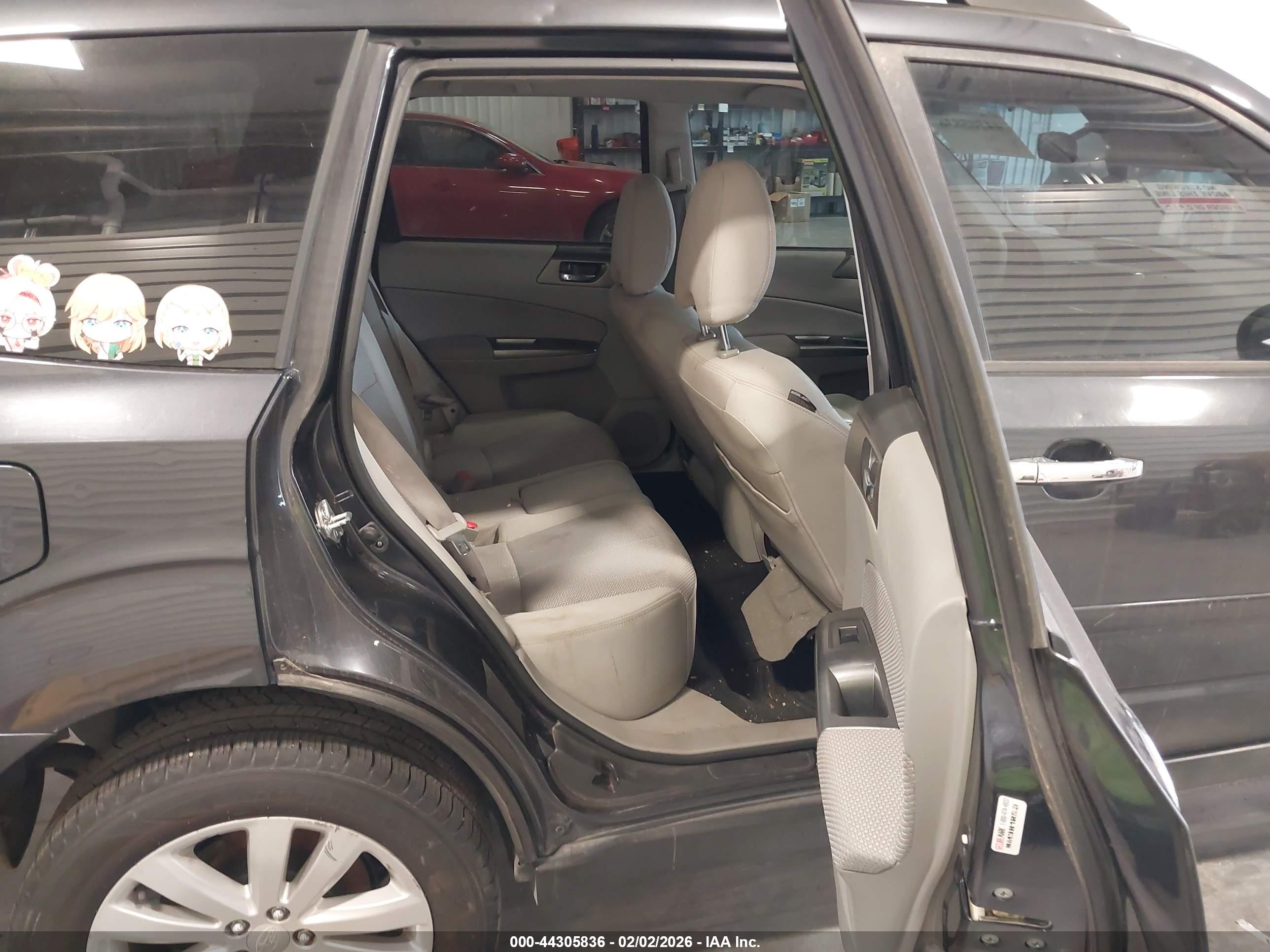 SUBARU FORESTER image 8