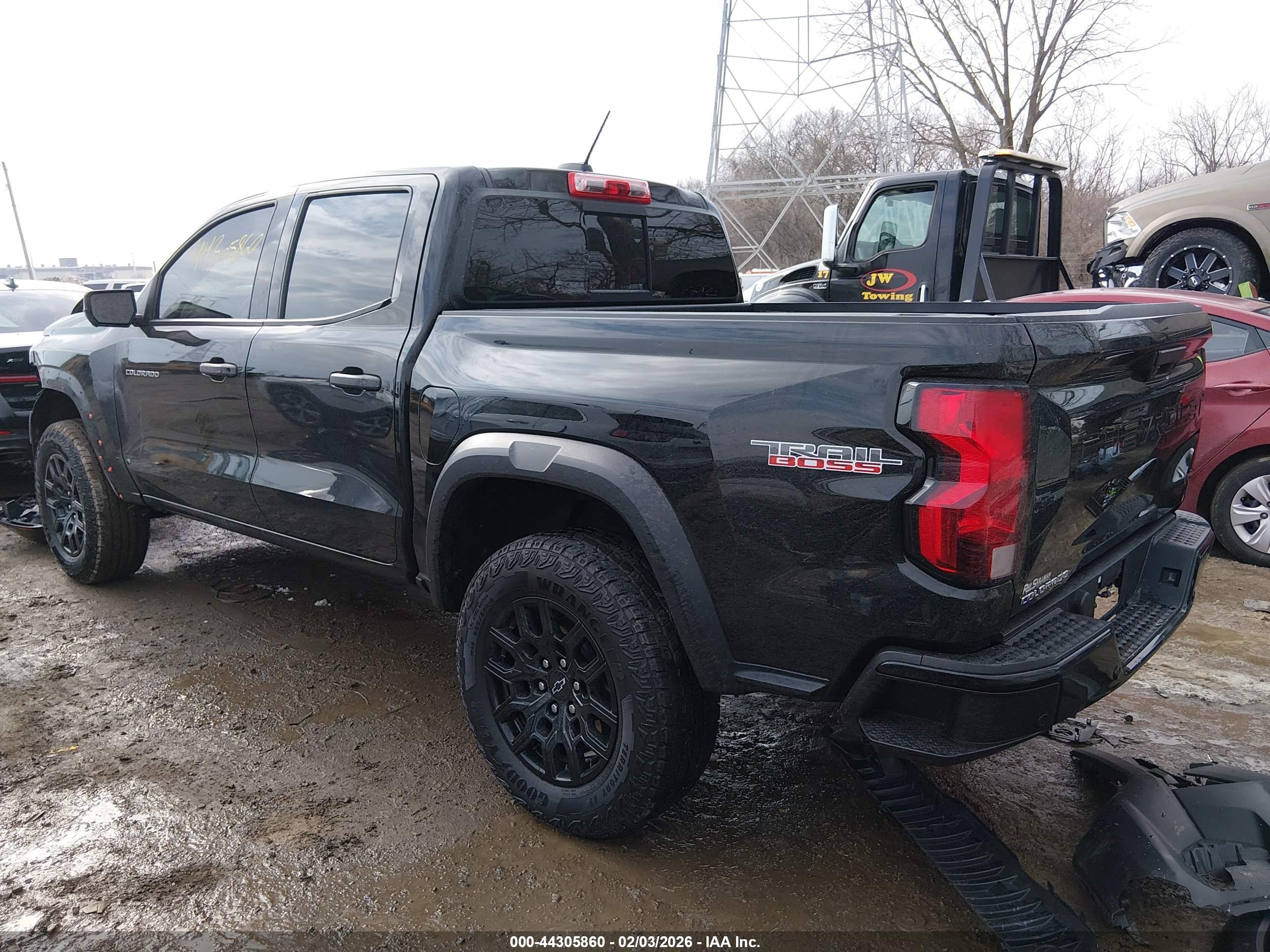 CHEVROLET COLORADO image 3