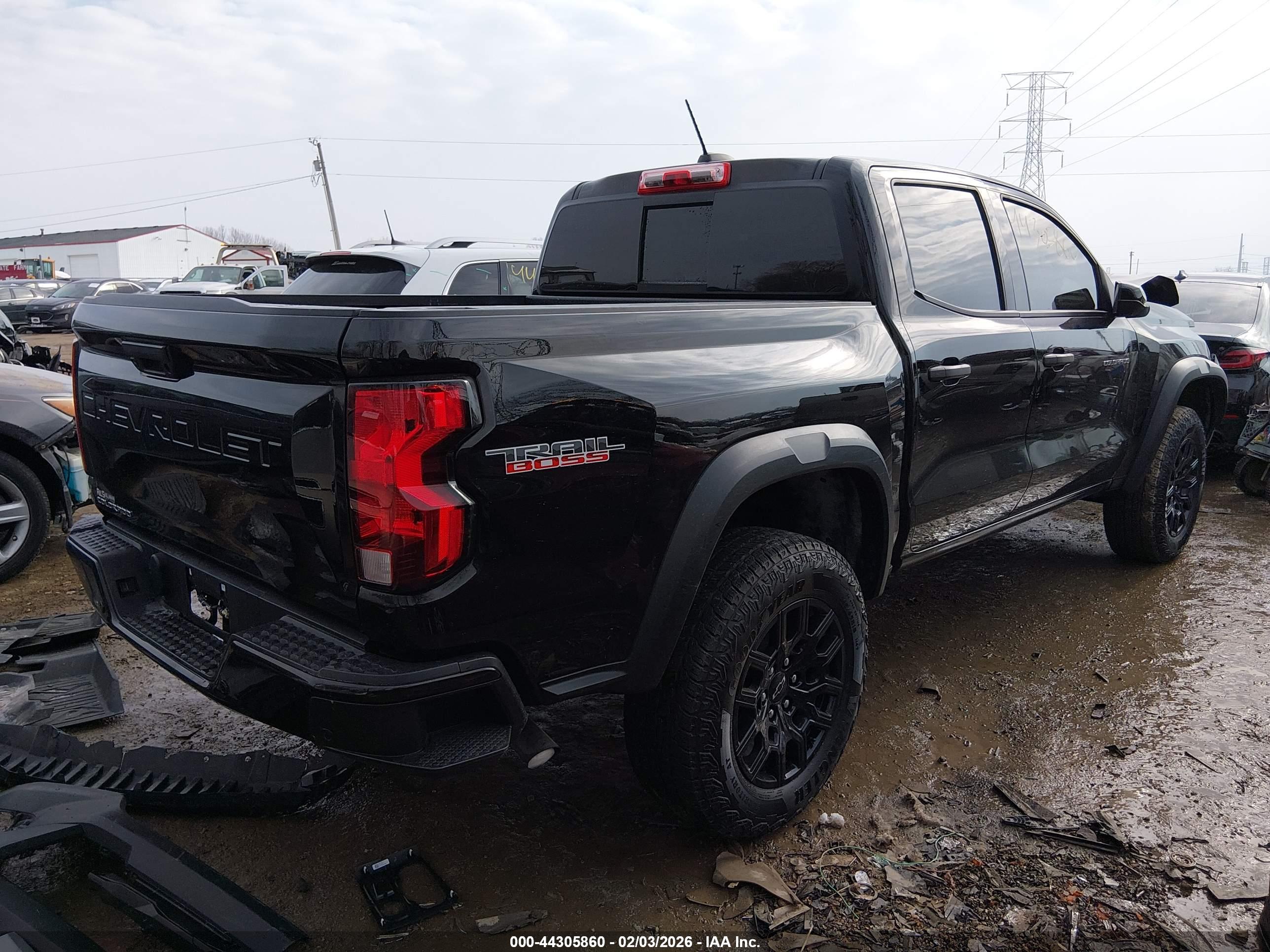 CHEVROLET COLORADO image 4