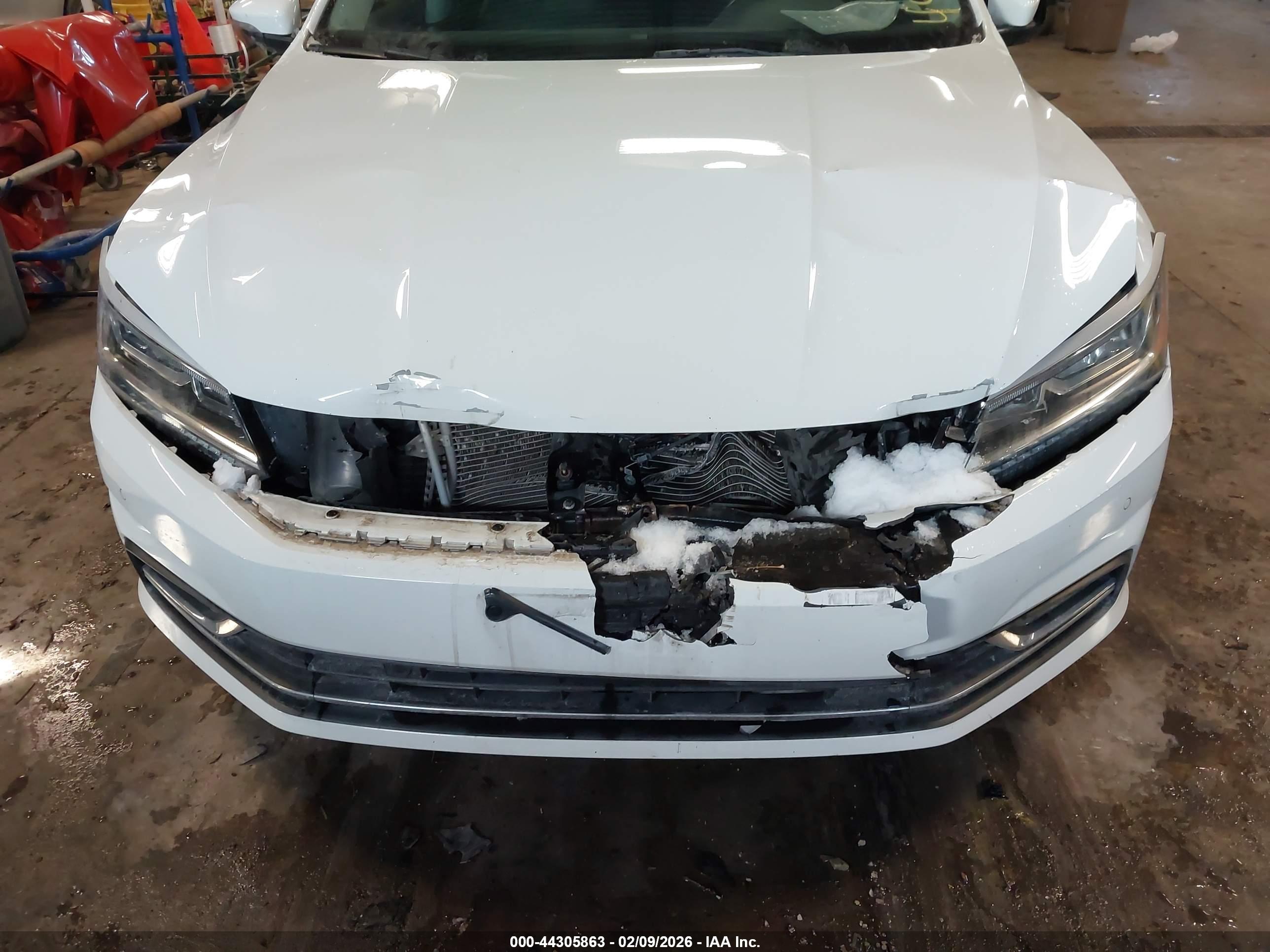 VOLKSWAGEN PASSAT image 6