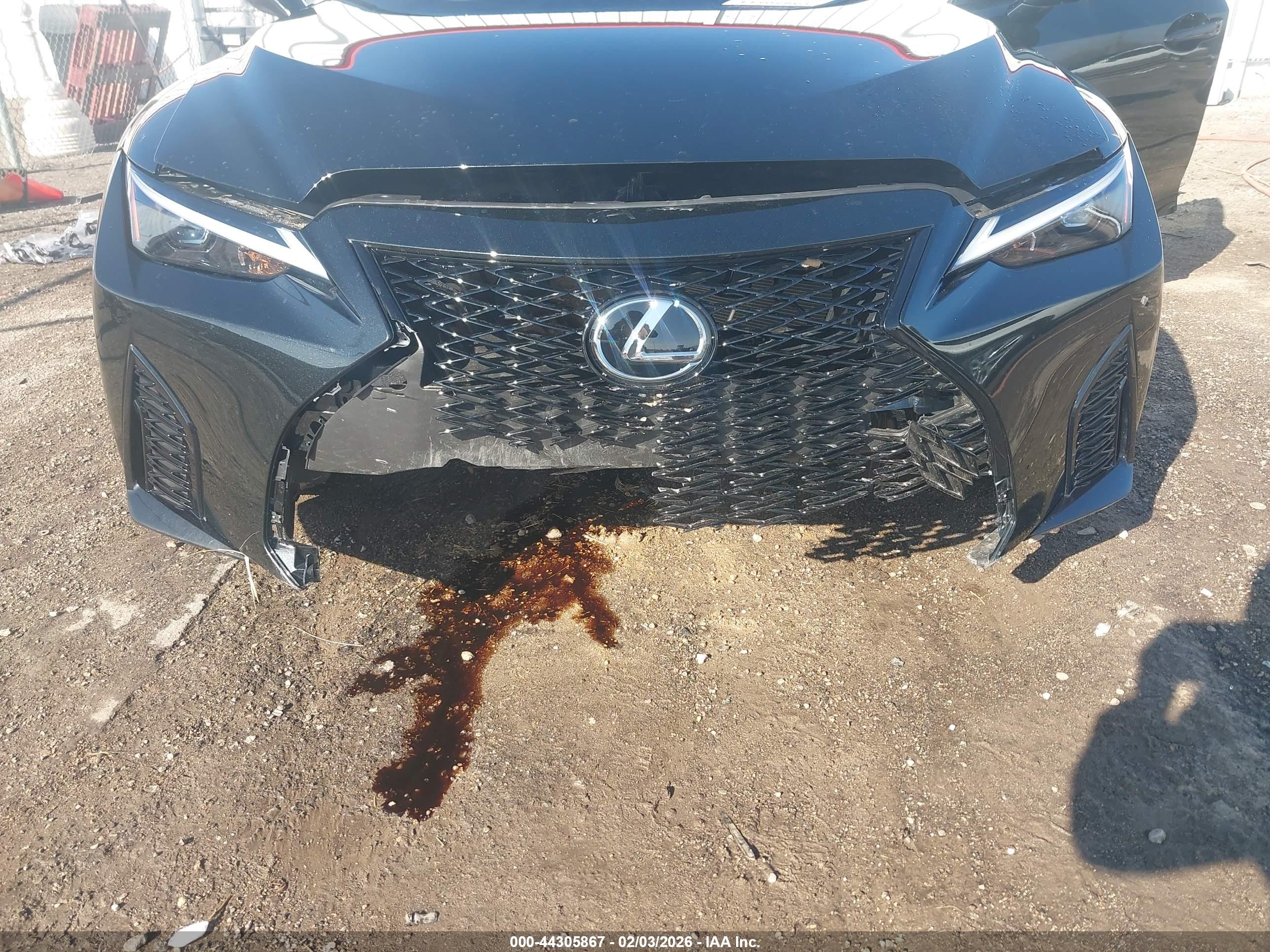 LEXUS IS image 6