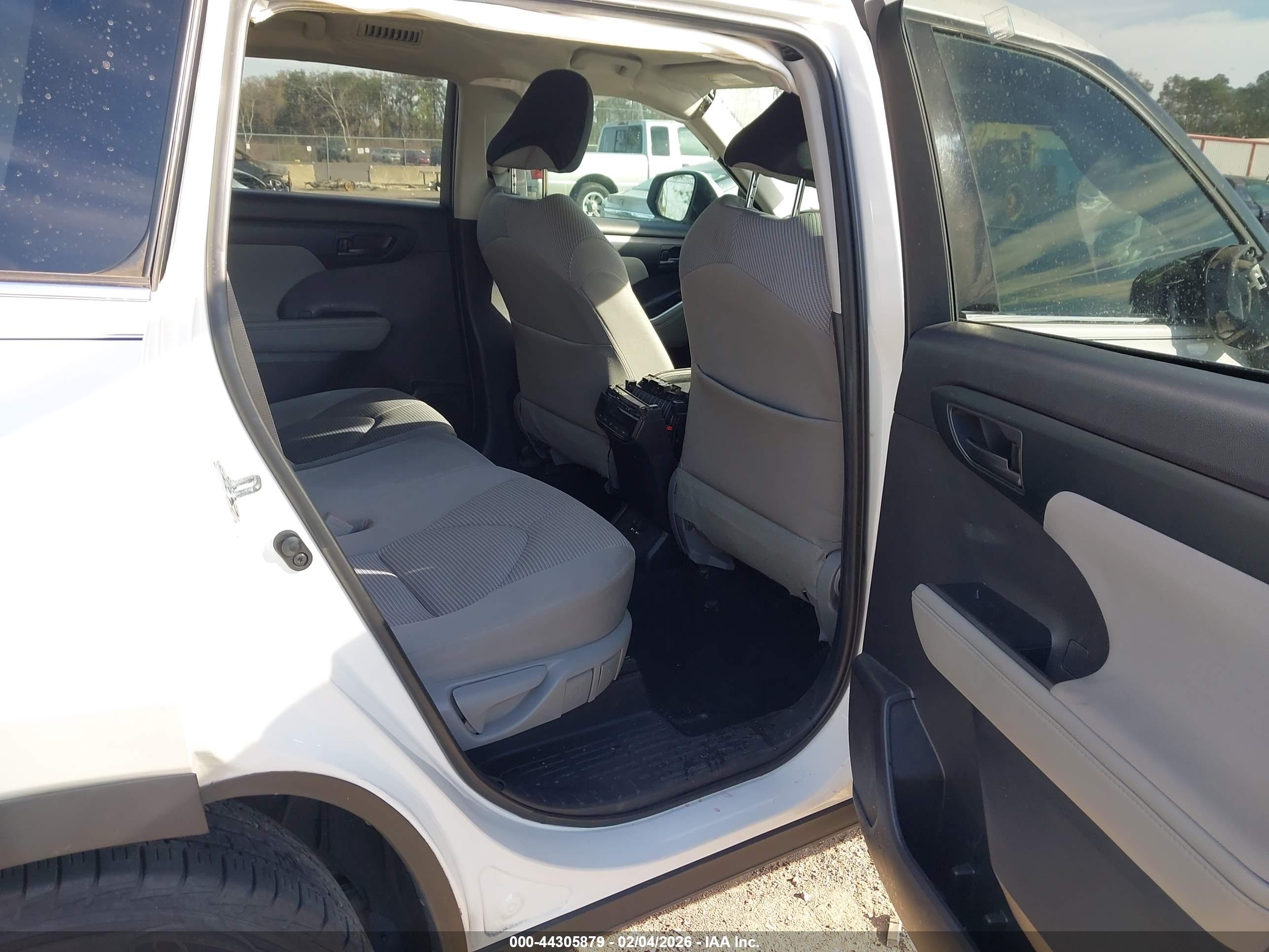 TOYOTA HIGHLANDER image 8