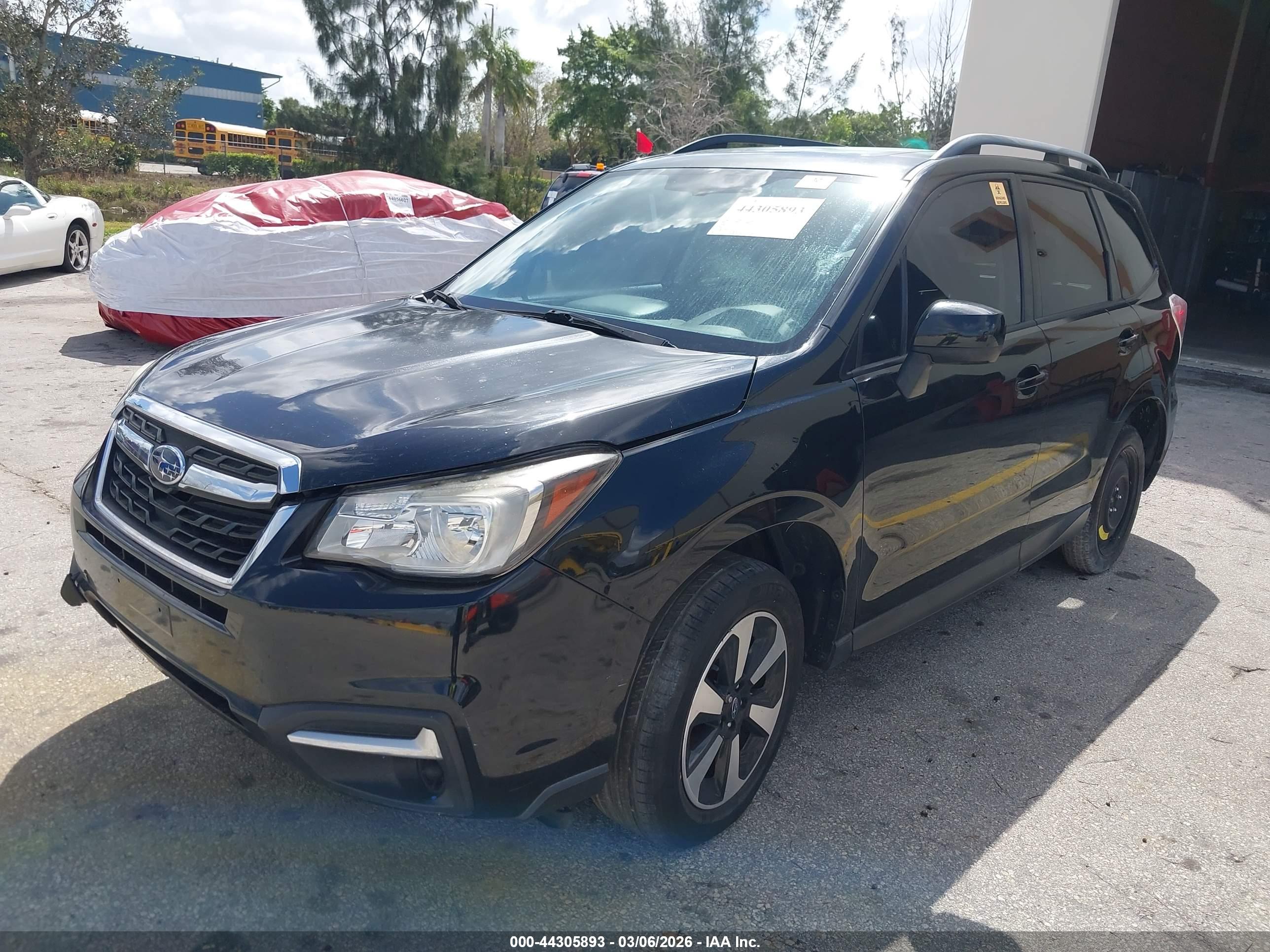 SUBARU FORESTER image 6