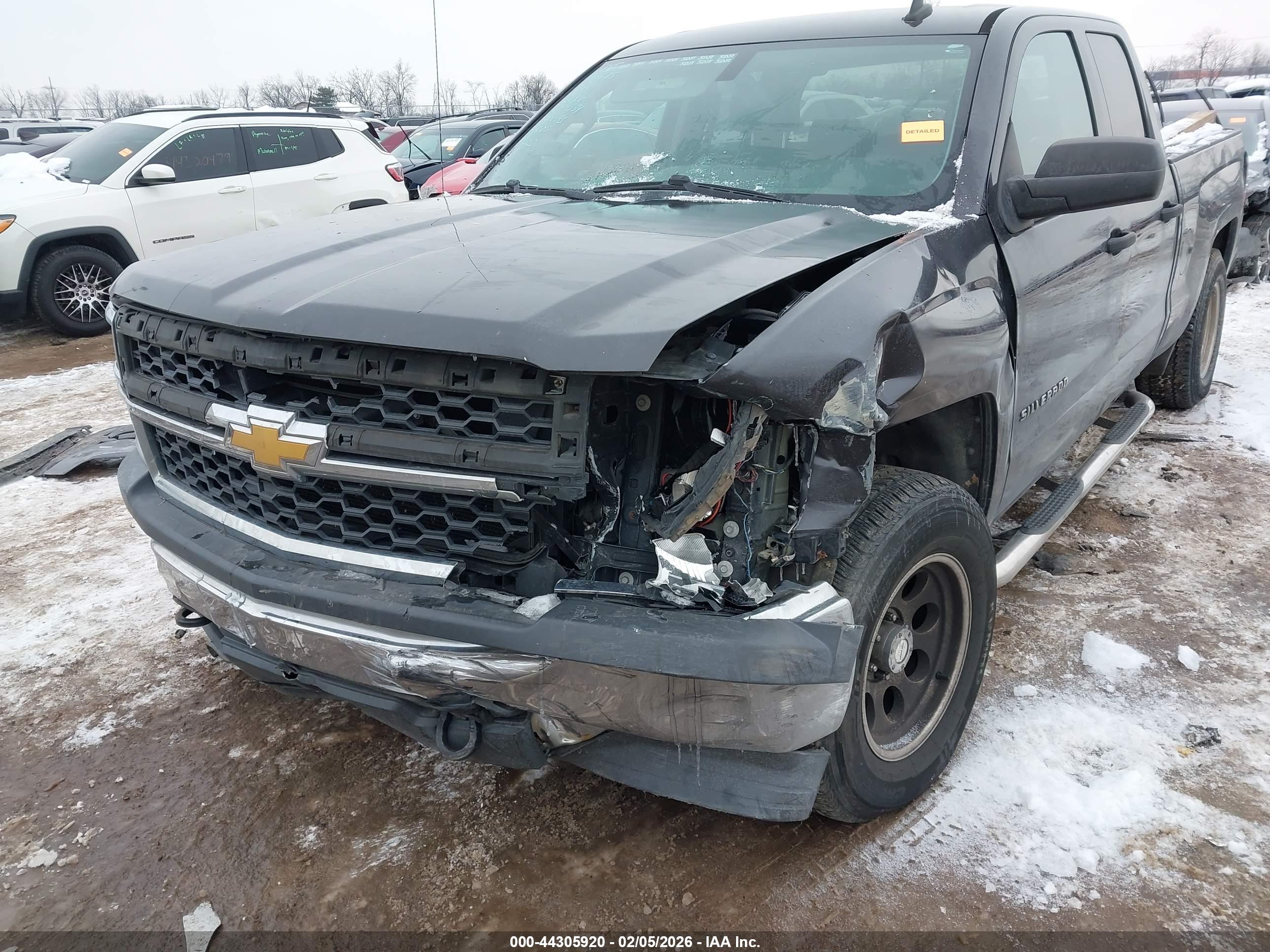 CHEVROLET SILVERADO image 6