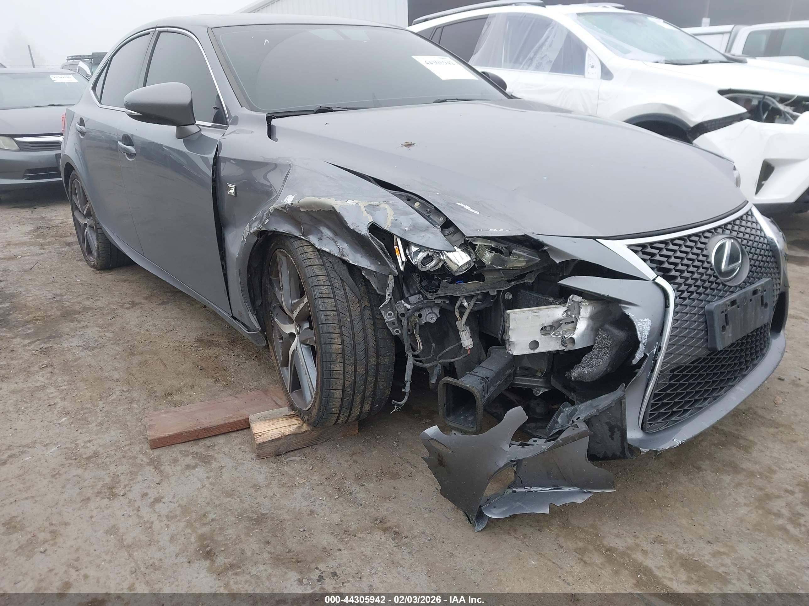 LEXUS IS image 6