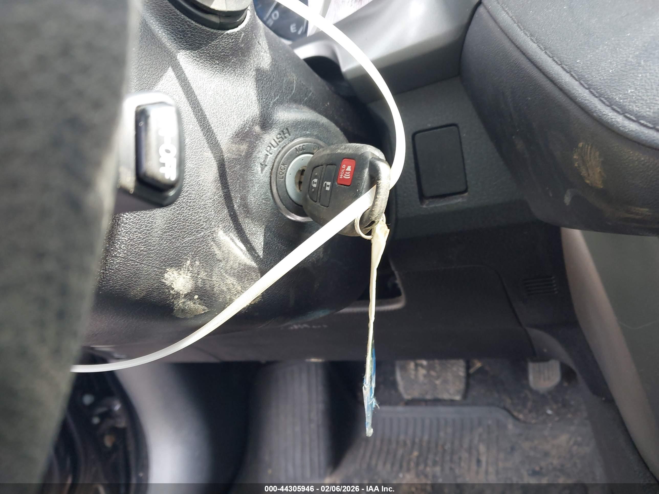 TOYOTA RAV4 image 11