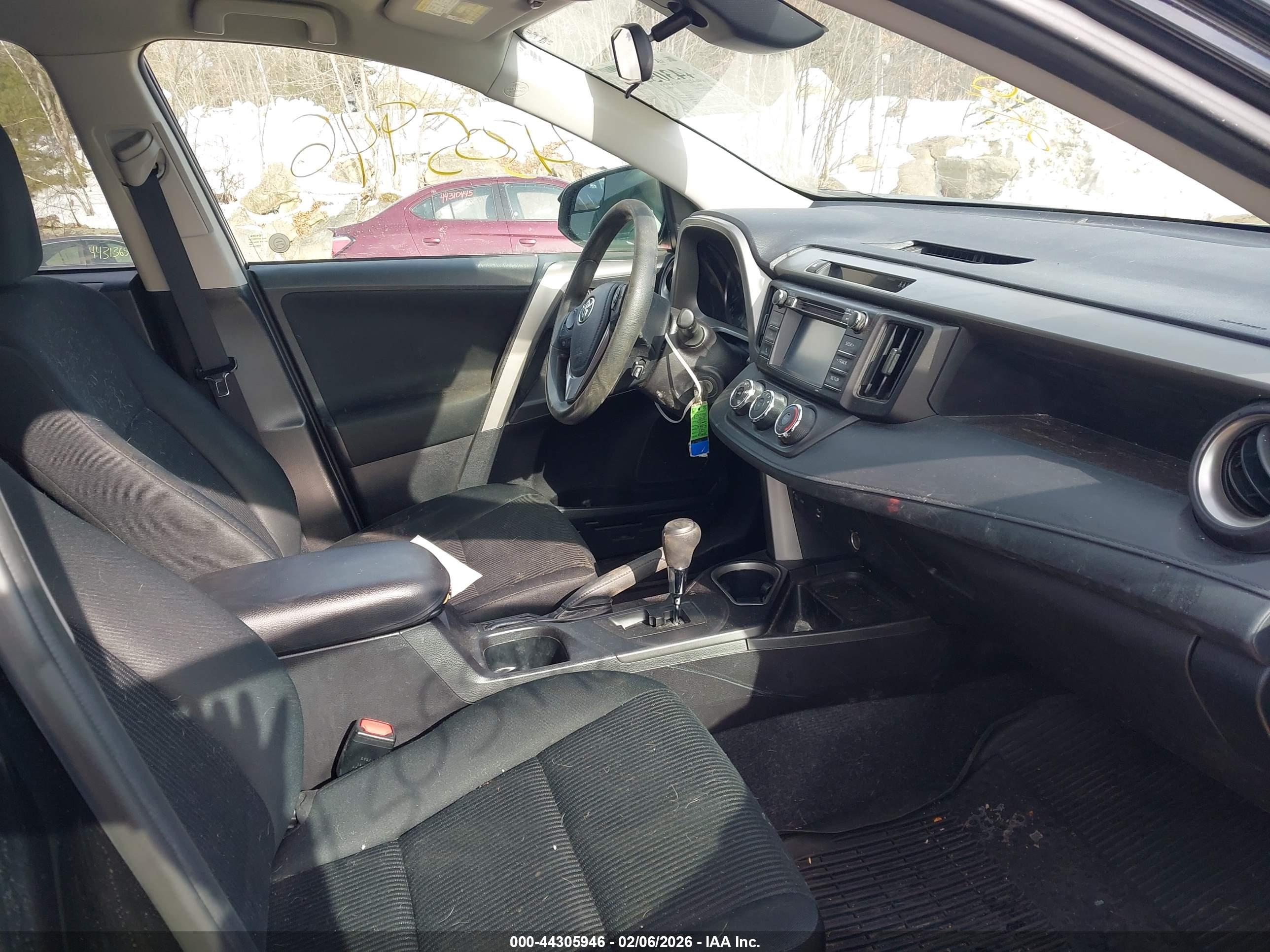 TOYOTA RAV4 image 5
