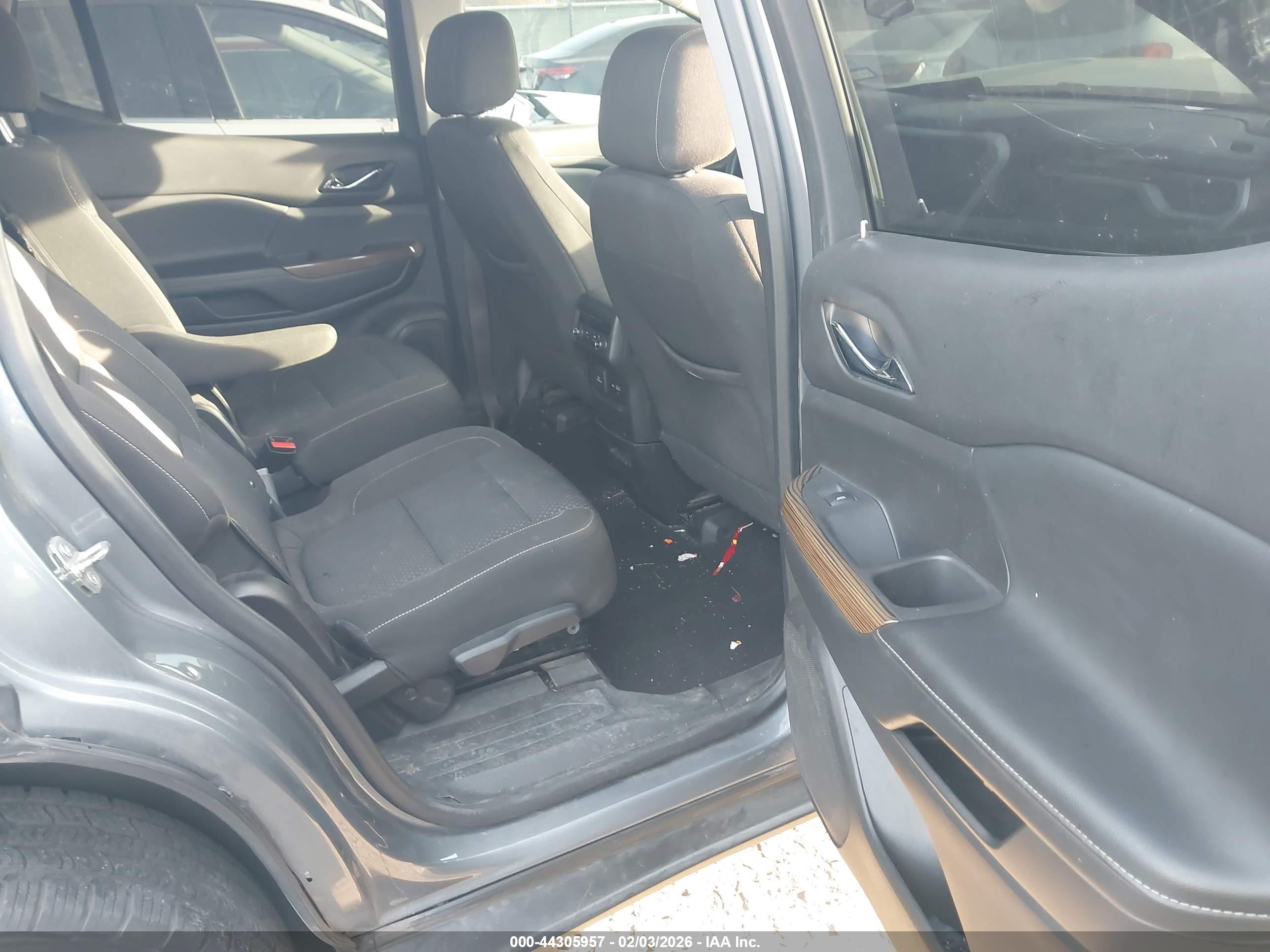 GMC ACADIA image 8