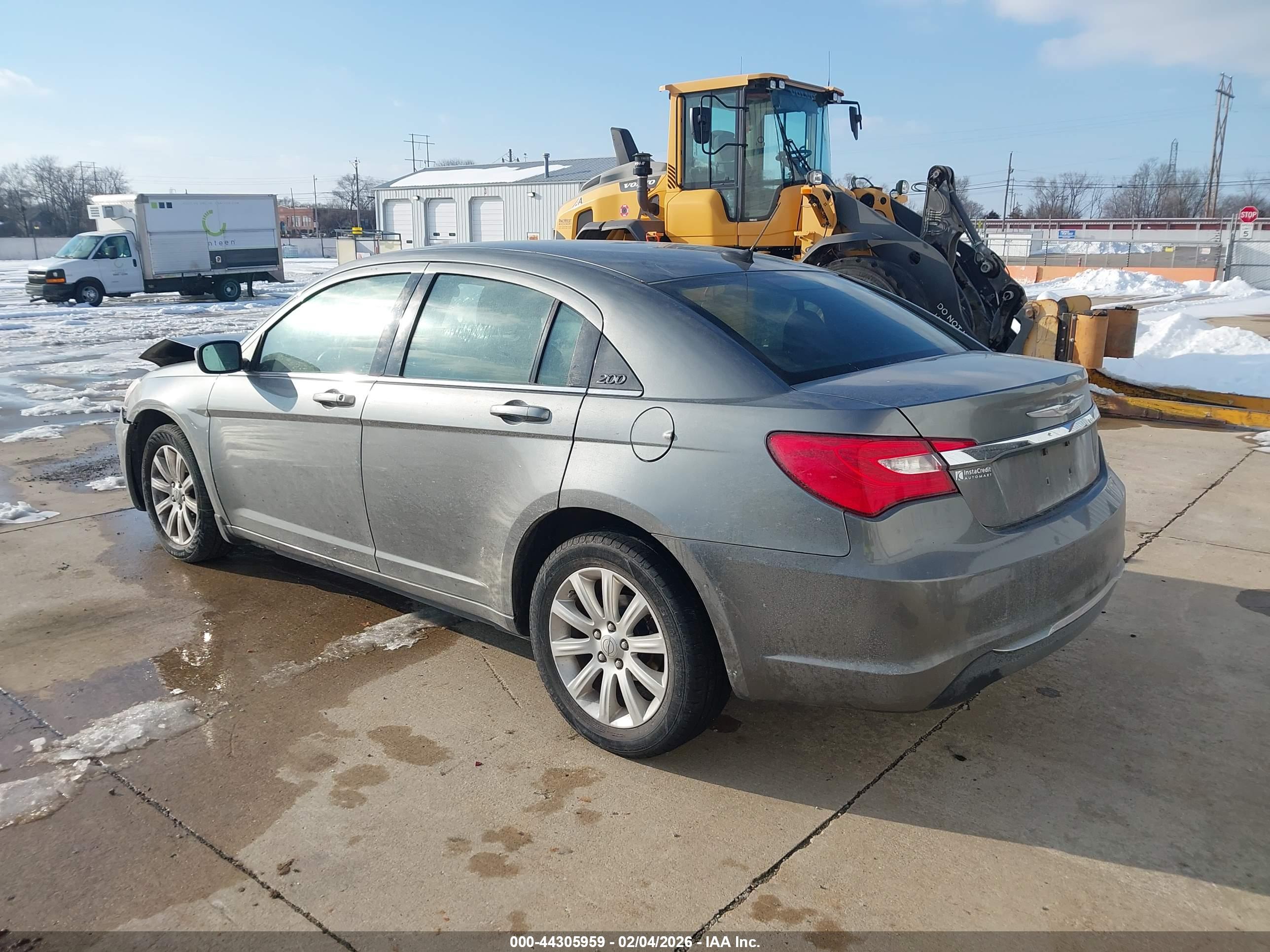 CHRYSLER 200 image 3