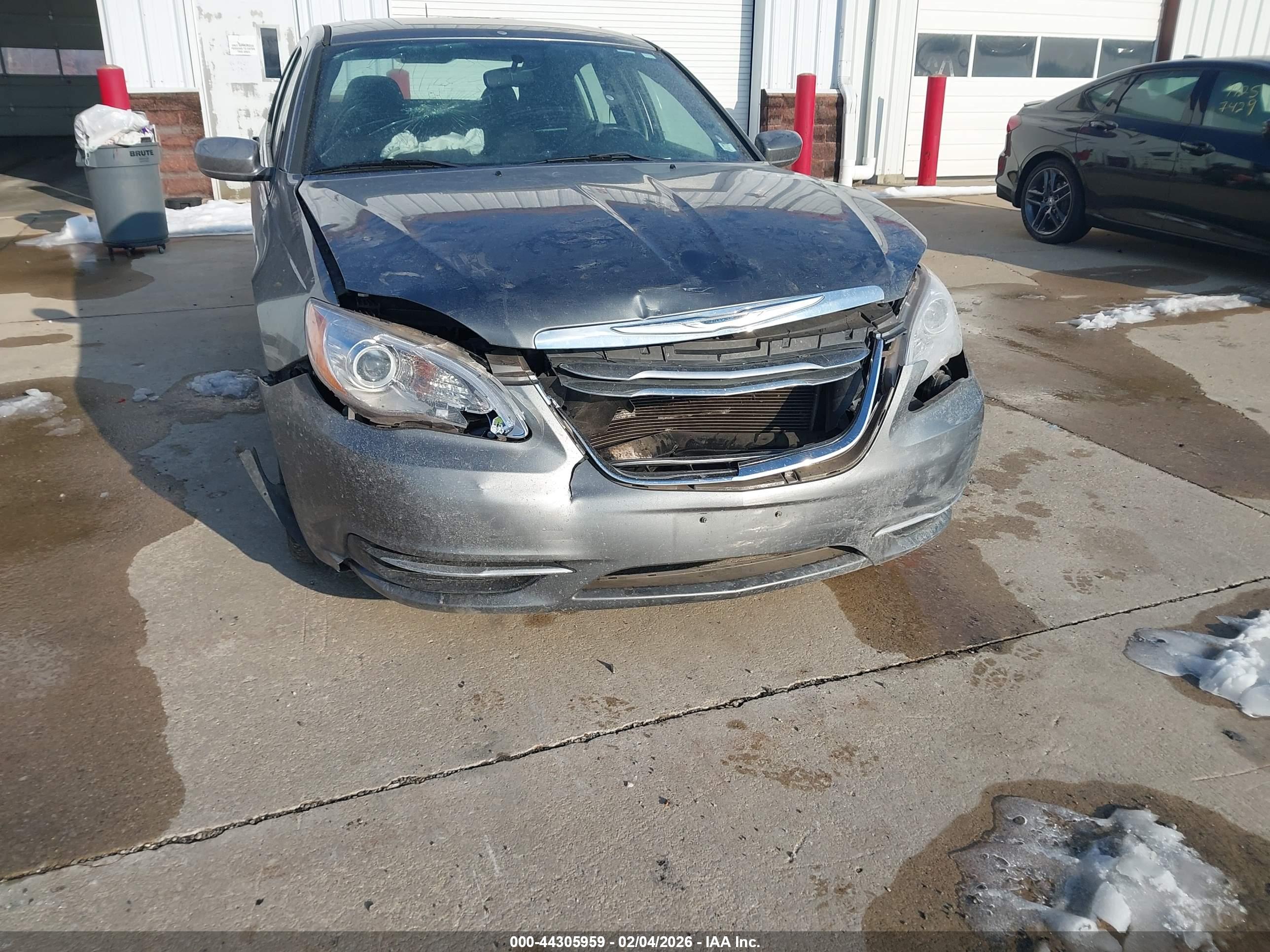 CHRYSLER 200 image 6