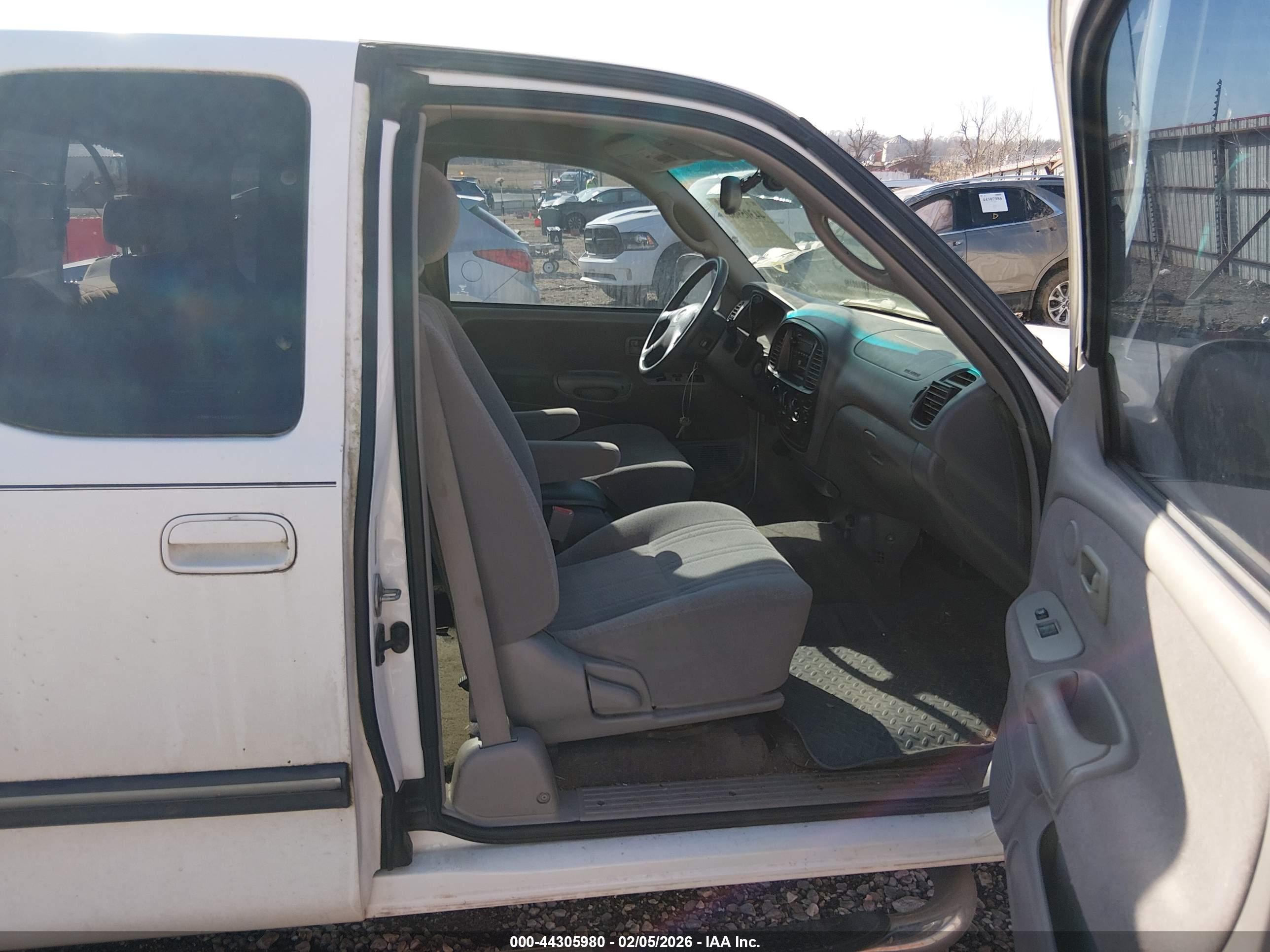 TOYOTA TUNDRA image 5