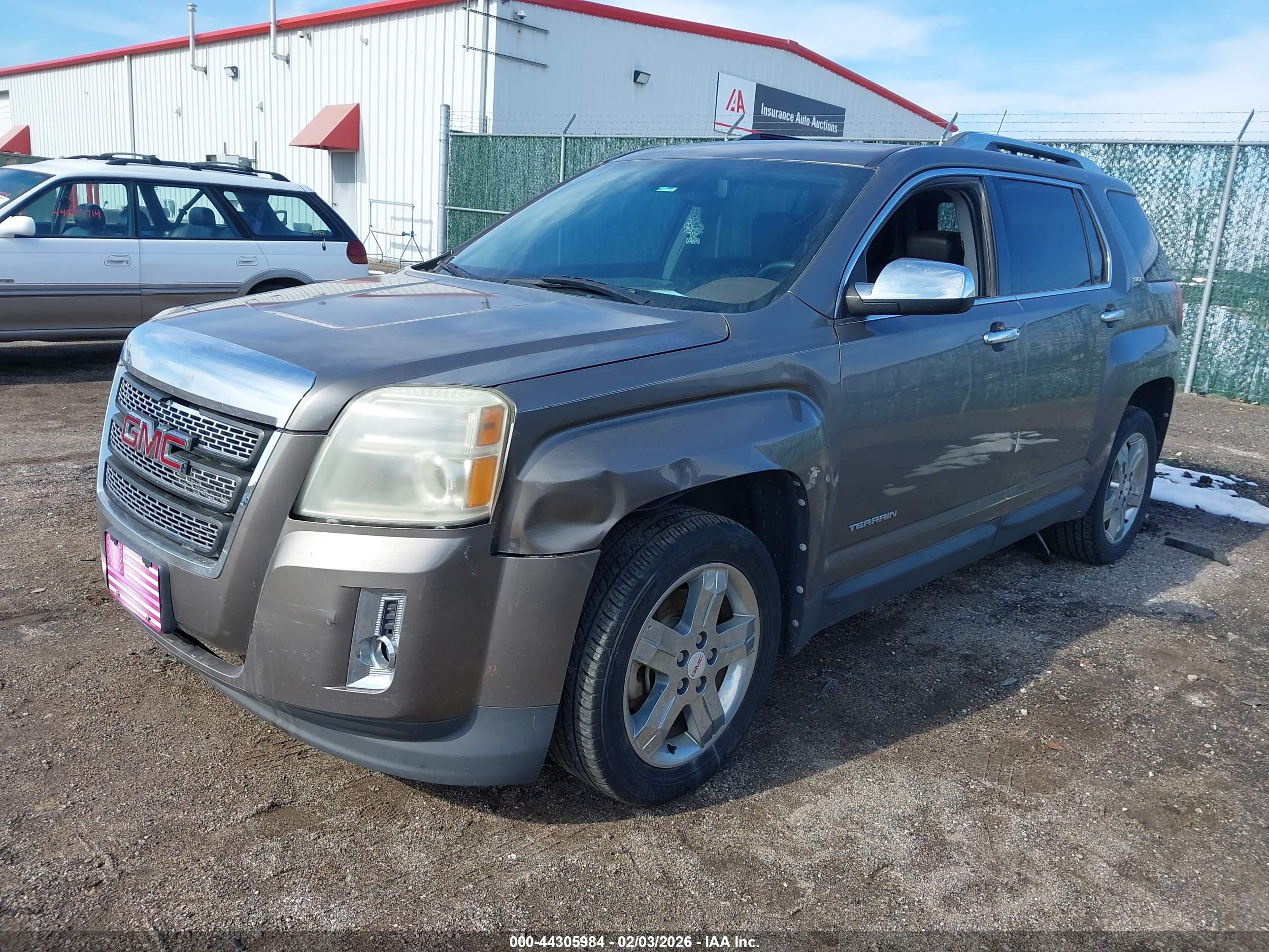 GMC TERRAIN image 2