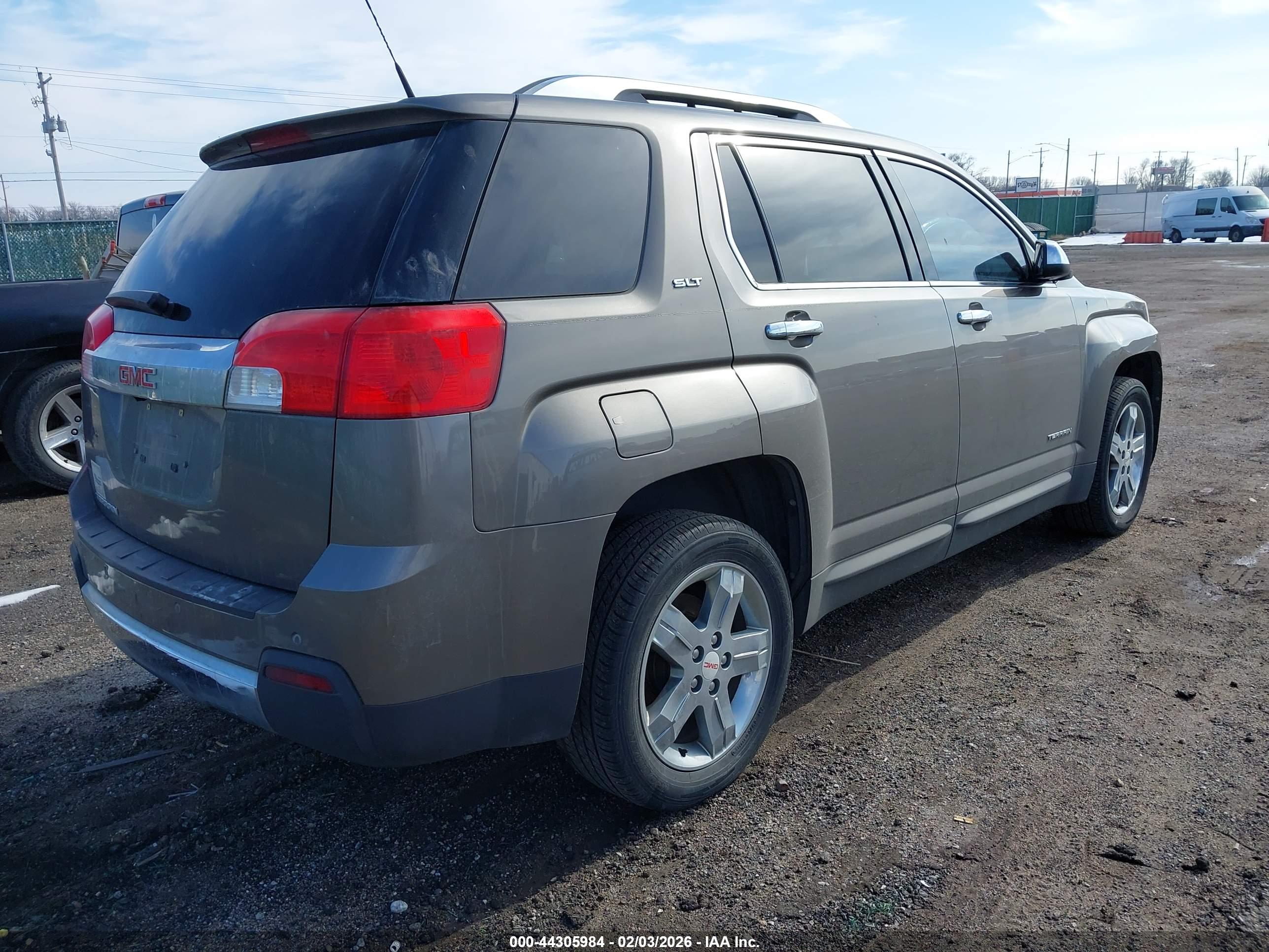 GMC TERRAIN image 4