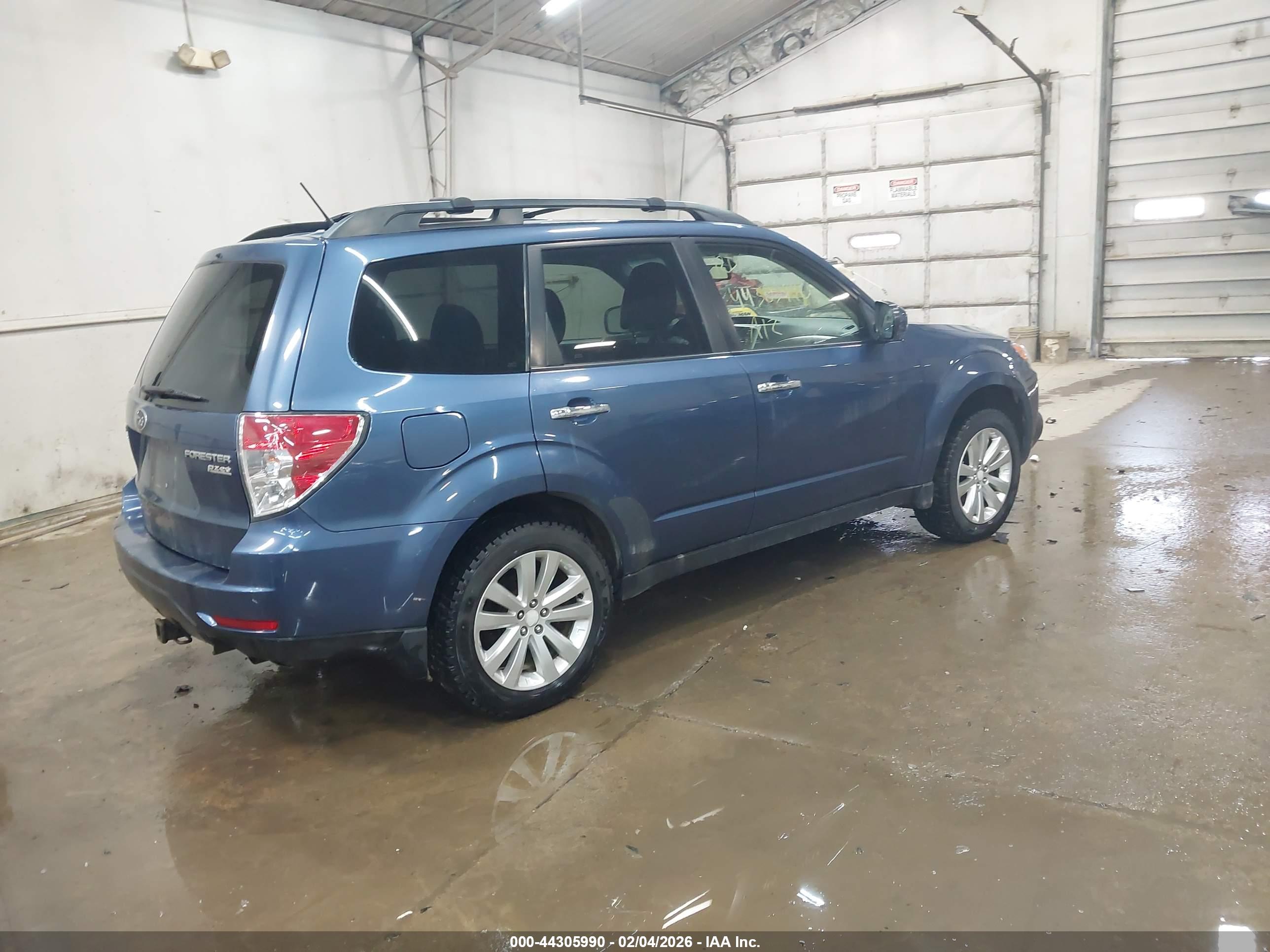 SUBARU FORESTER image 4