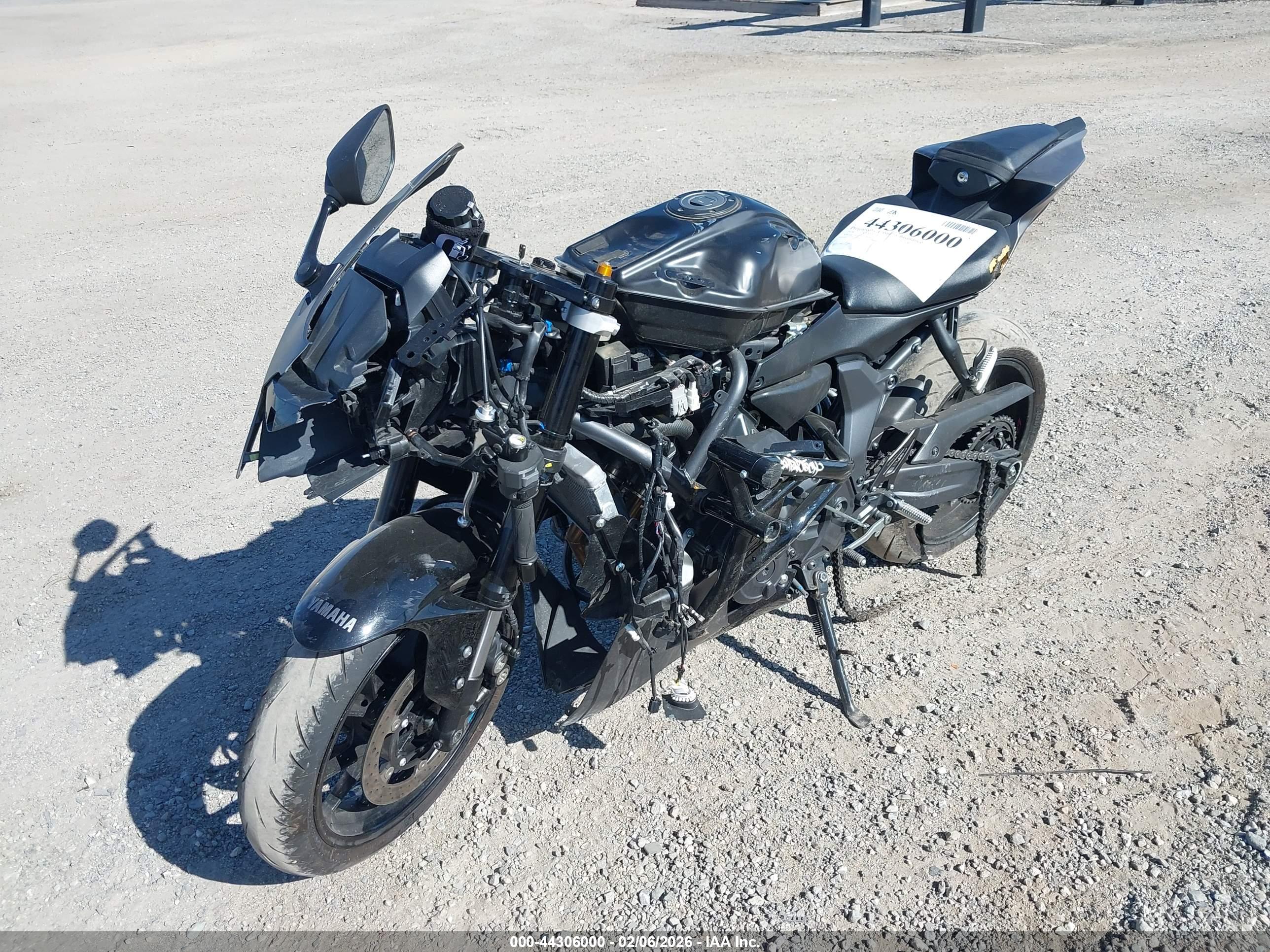 YAMAHA YZFR7 image 2
