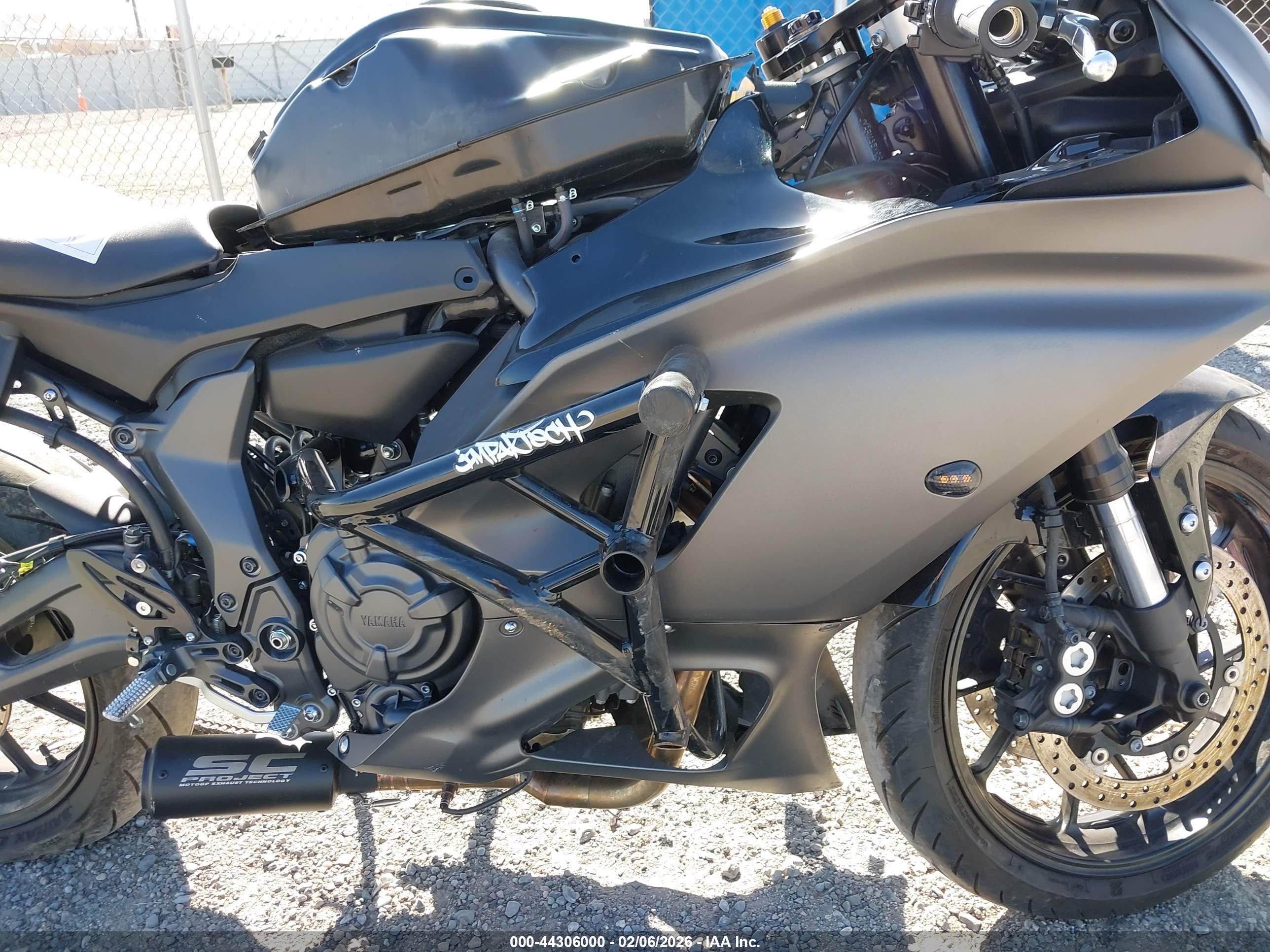 YAMAHA YZFR7 image 8