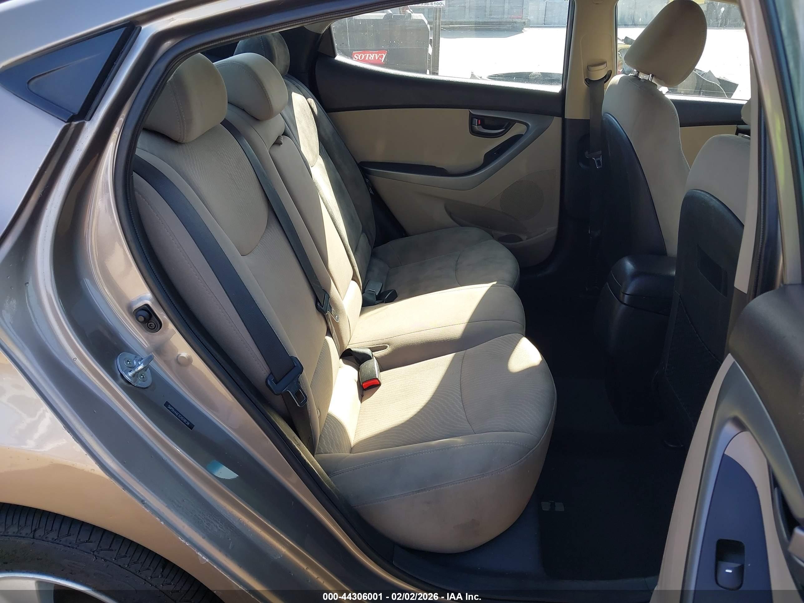 HYUNDAI ELANTRA image 8