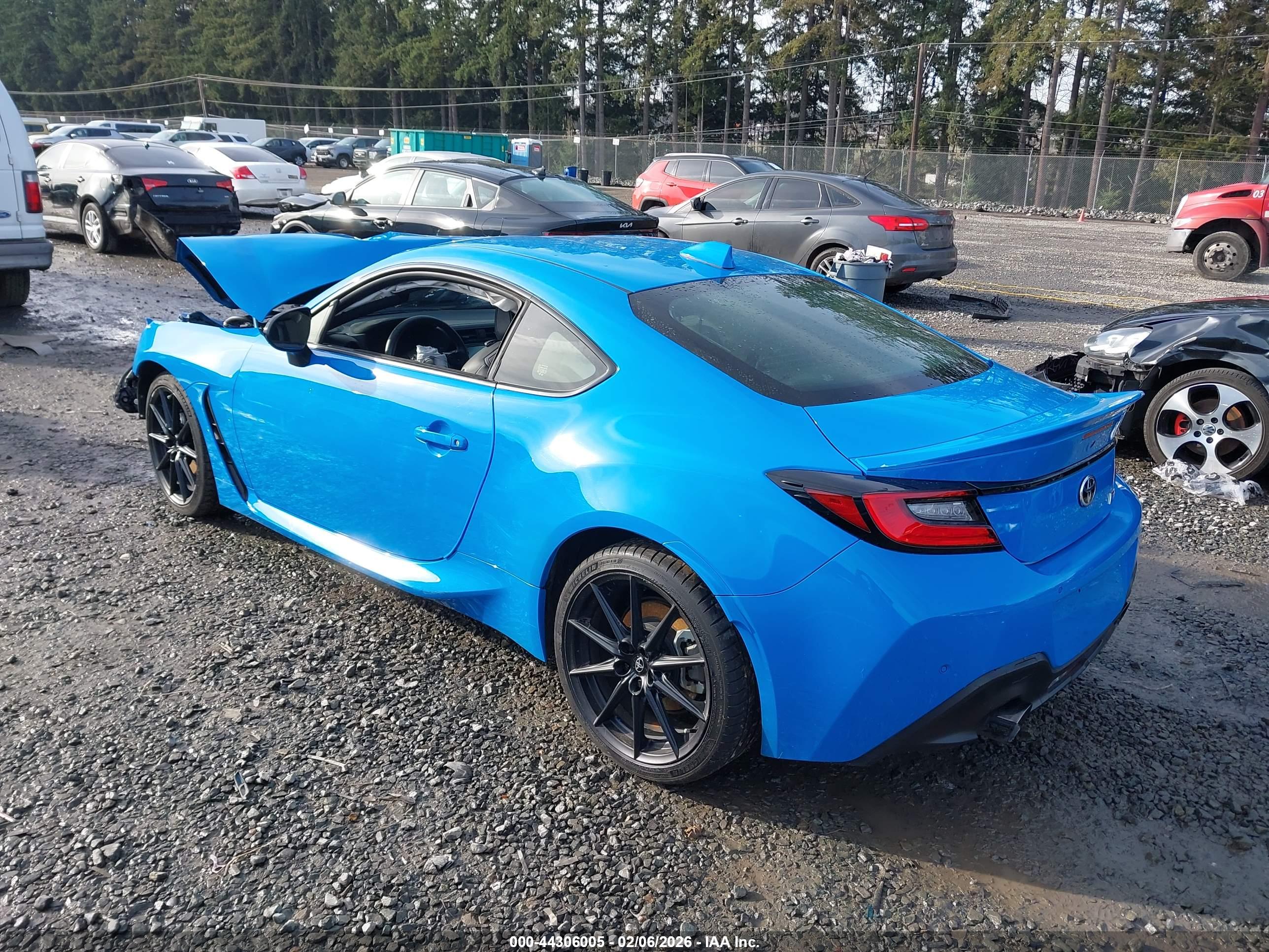 TOYOTA GR86 image 3