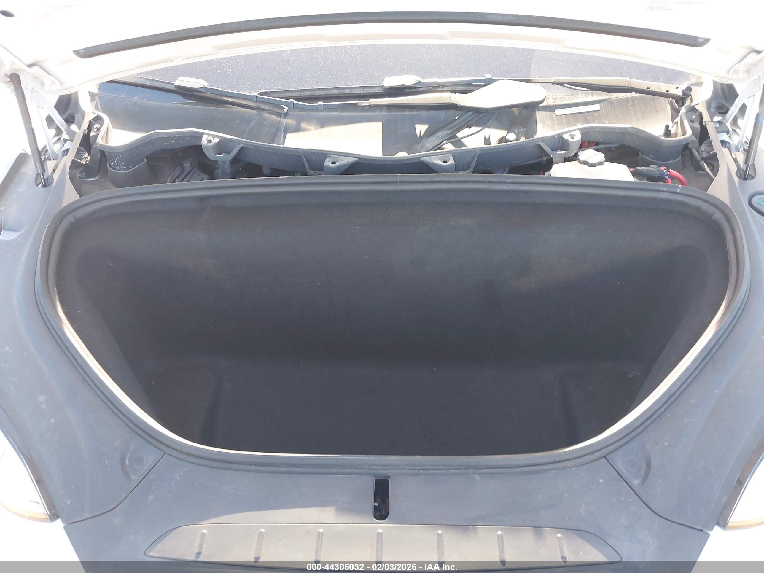 TESLA MODEL image 10