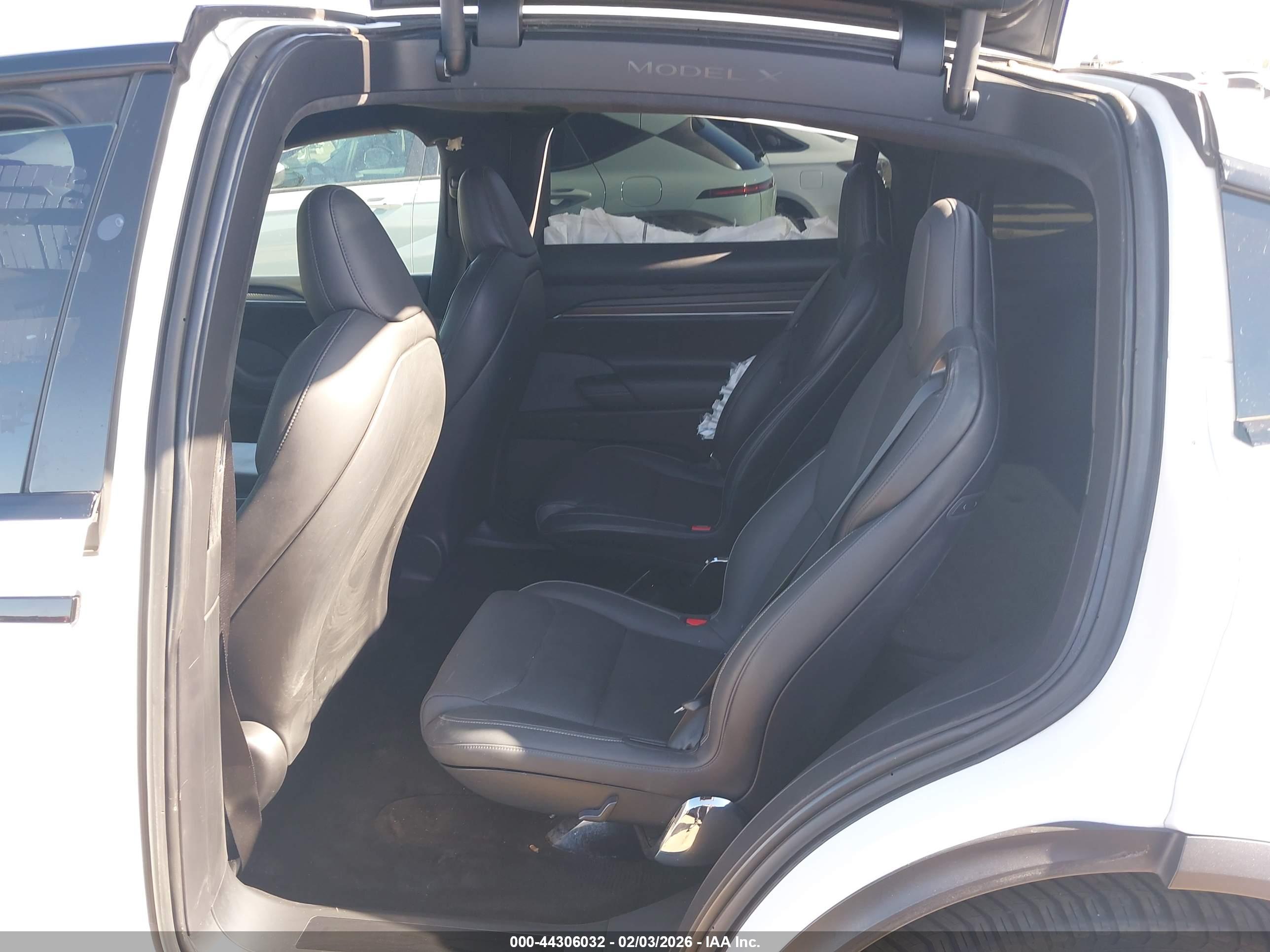 TESLA MODEL image 8