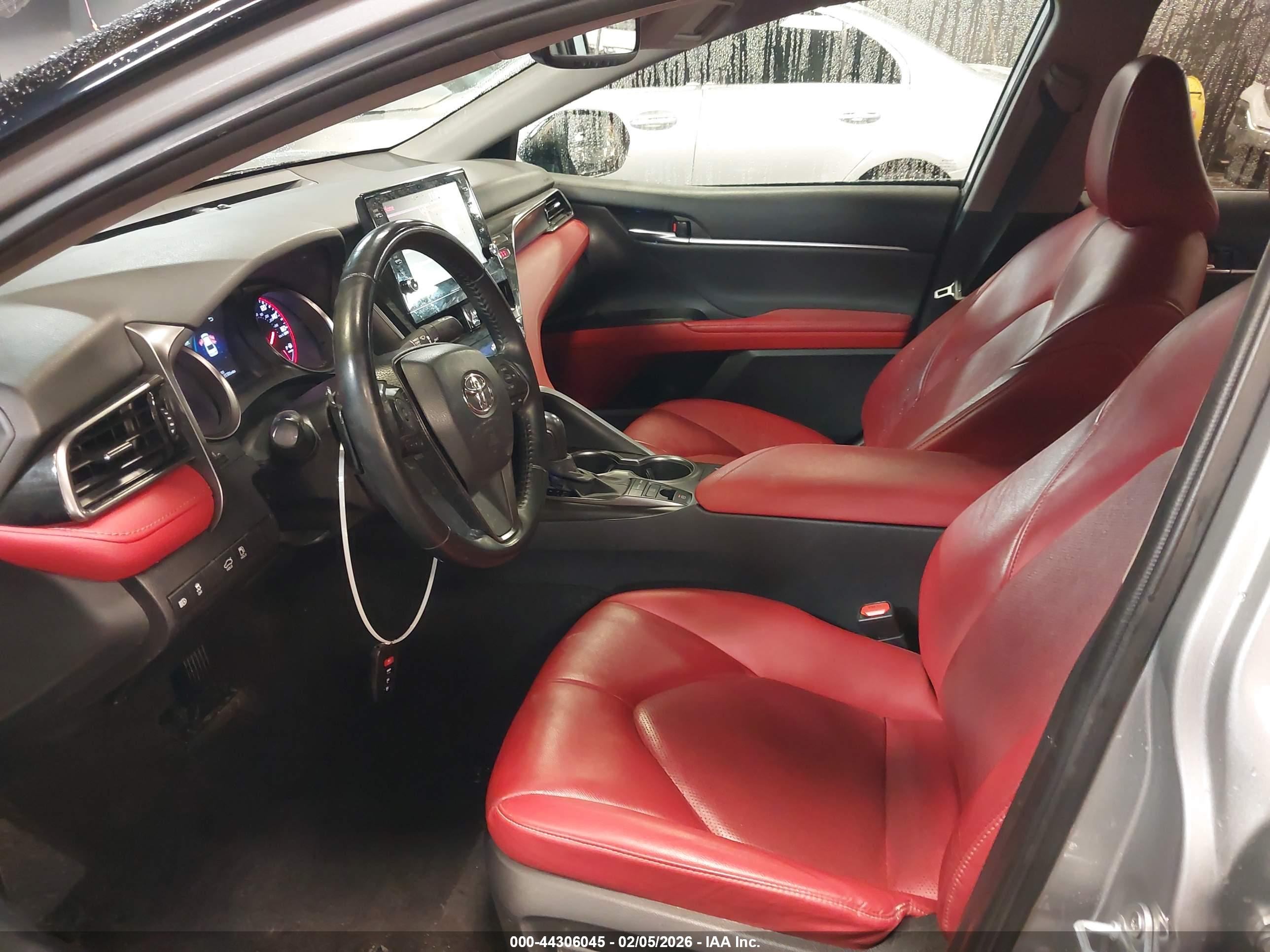TOYOTA CAMRY image 5