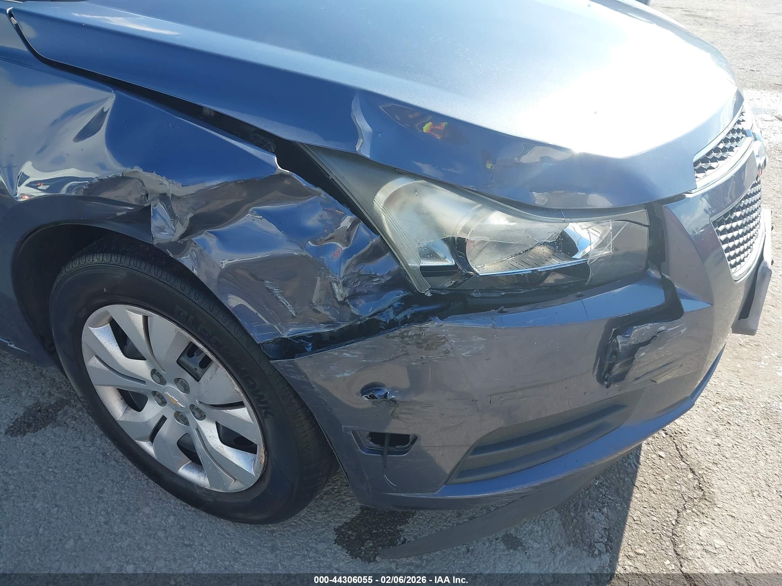 CHEVROLET CRUZE image 6