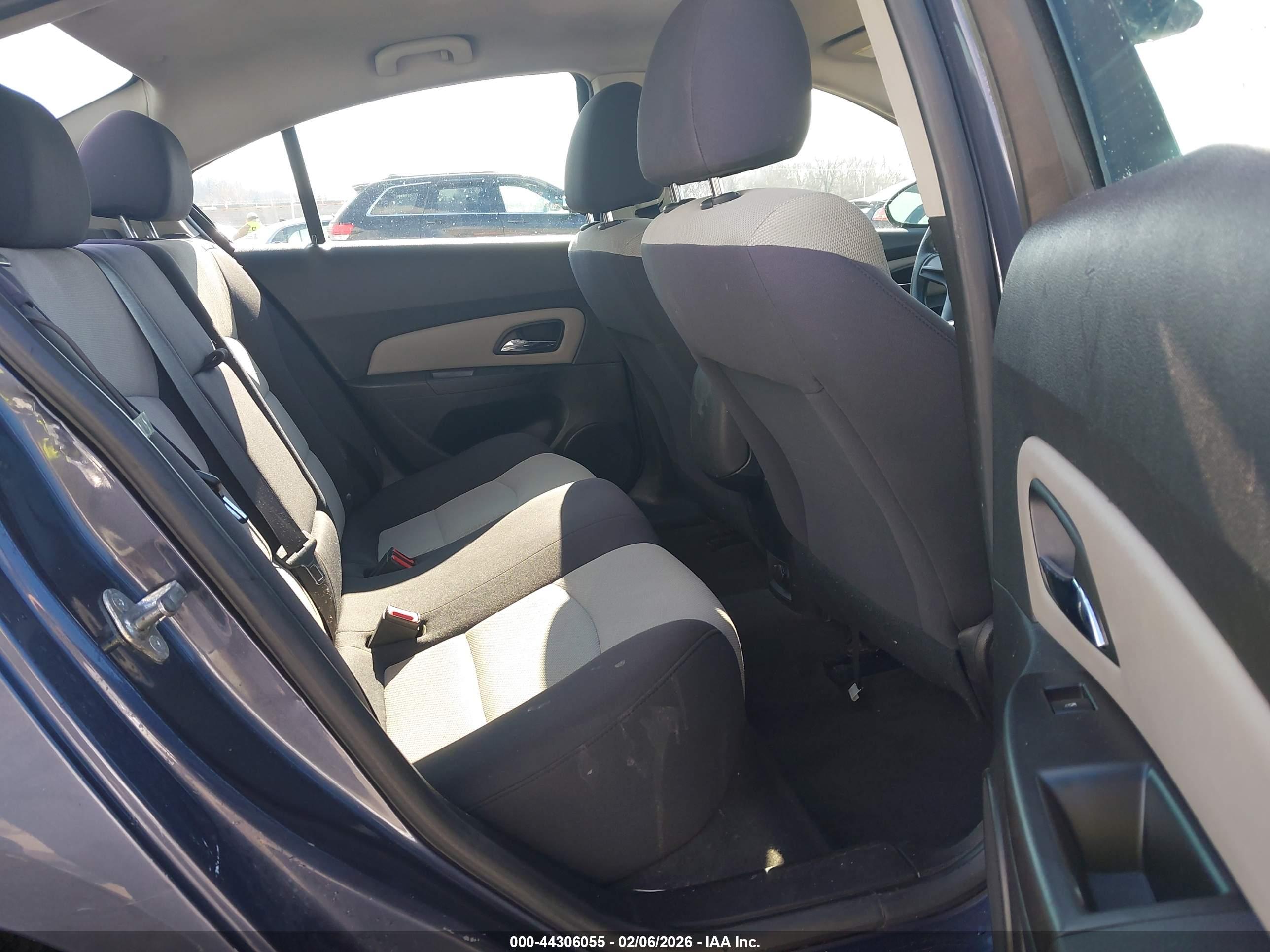 CHEVROLET CRUZE image 8