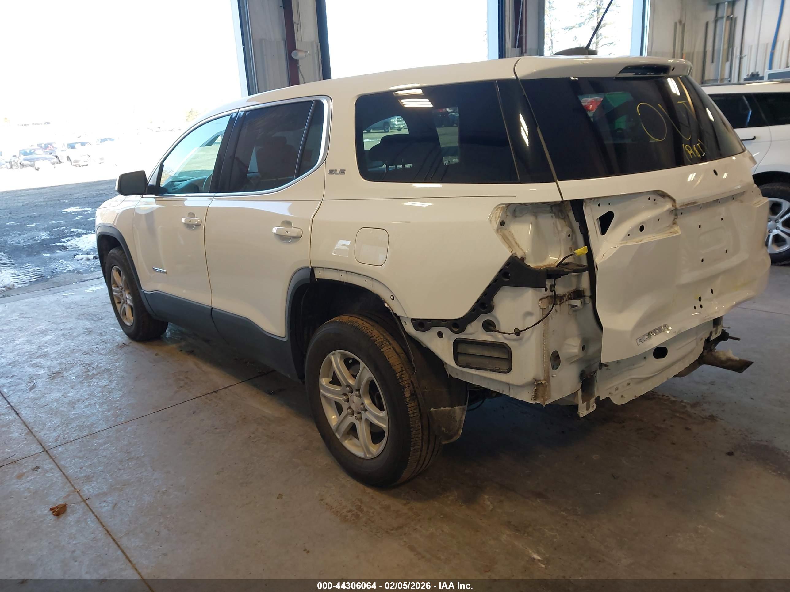 GMC ACADIA image 3