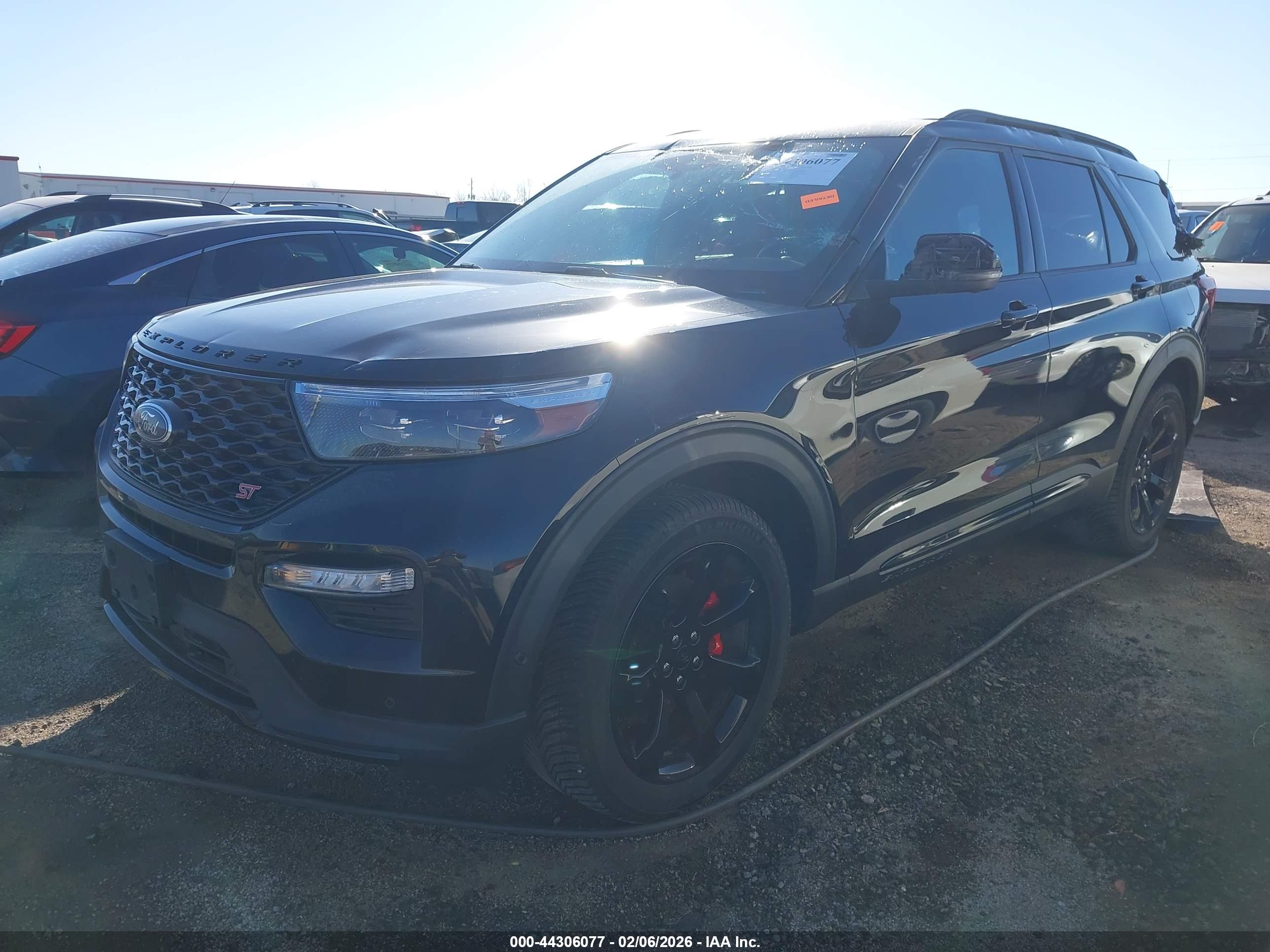 FORD EXPLORER image 2