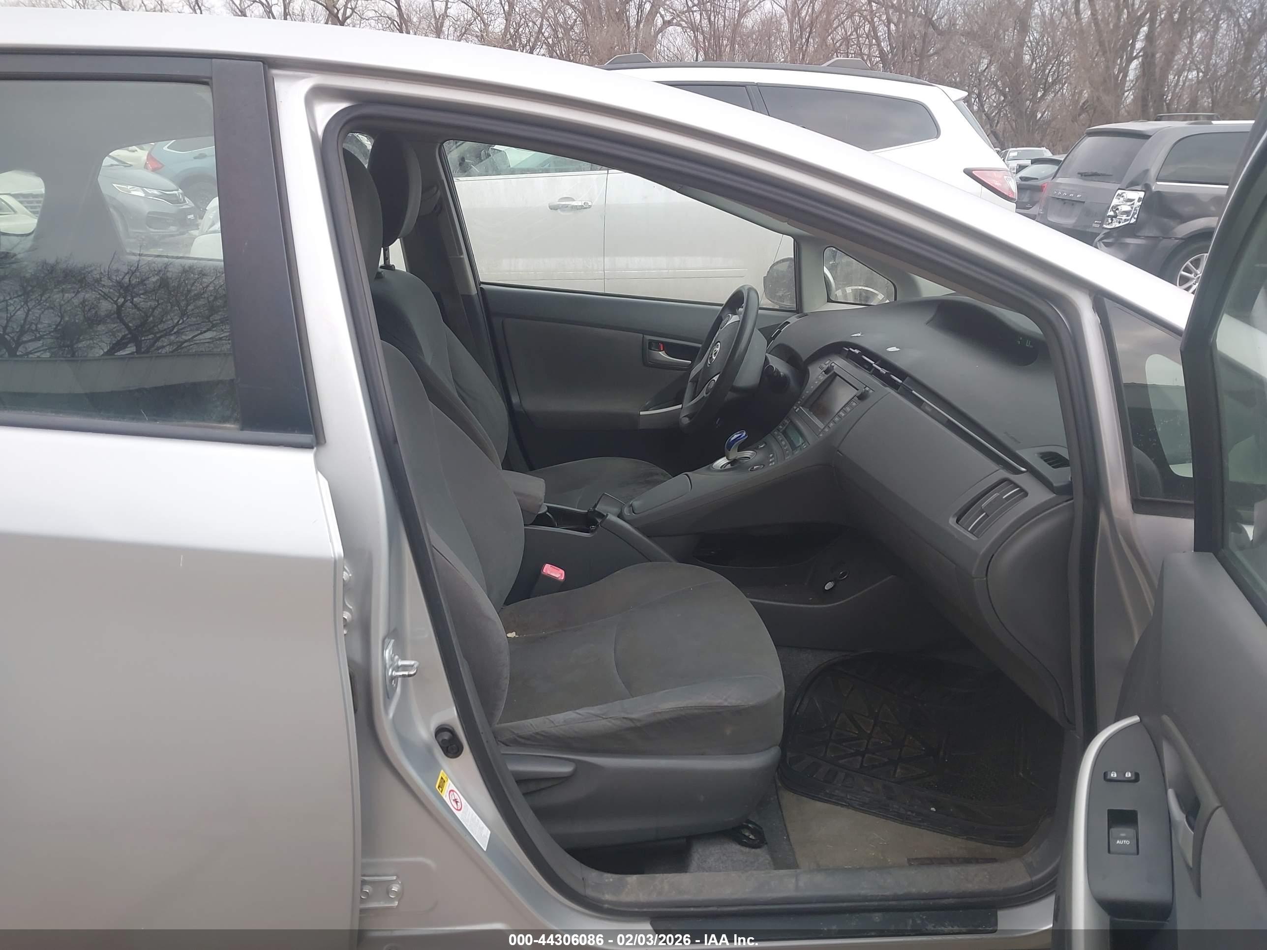TOYOTA PRIUS image 5