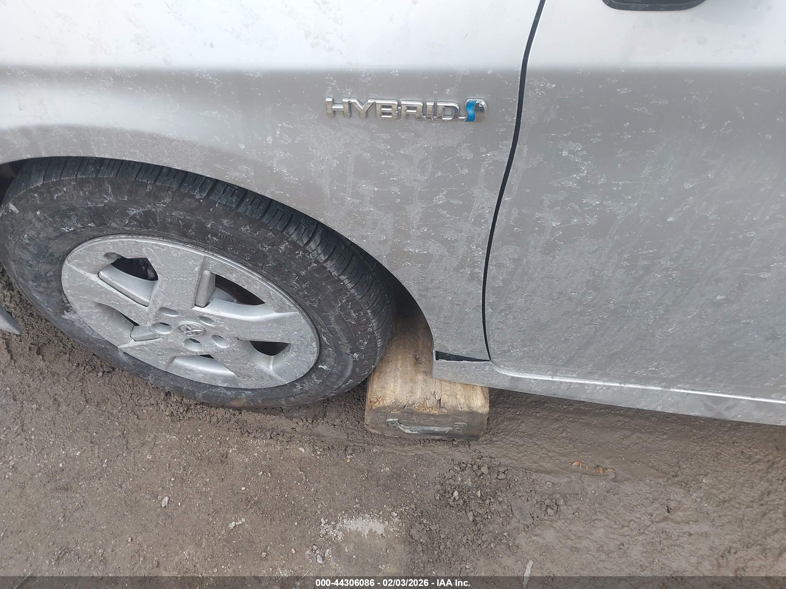 TOYOTA PRIUS image 6
