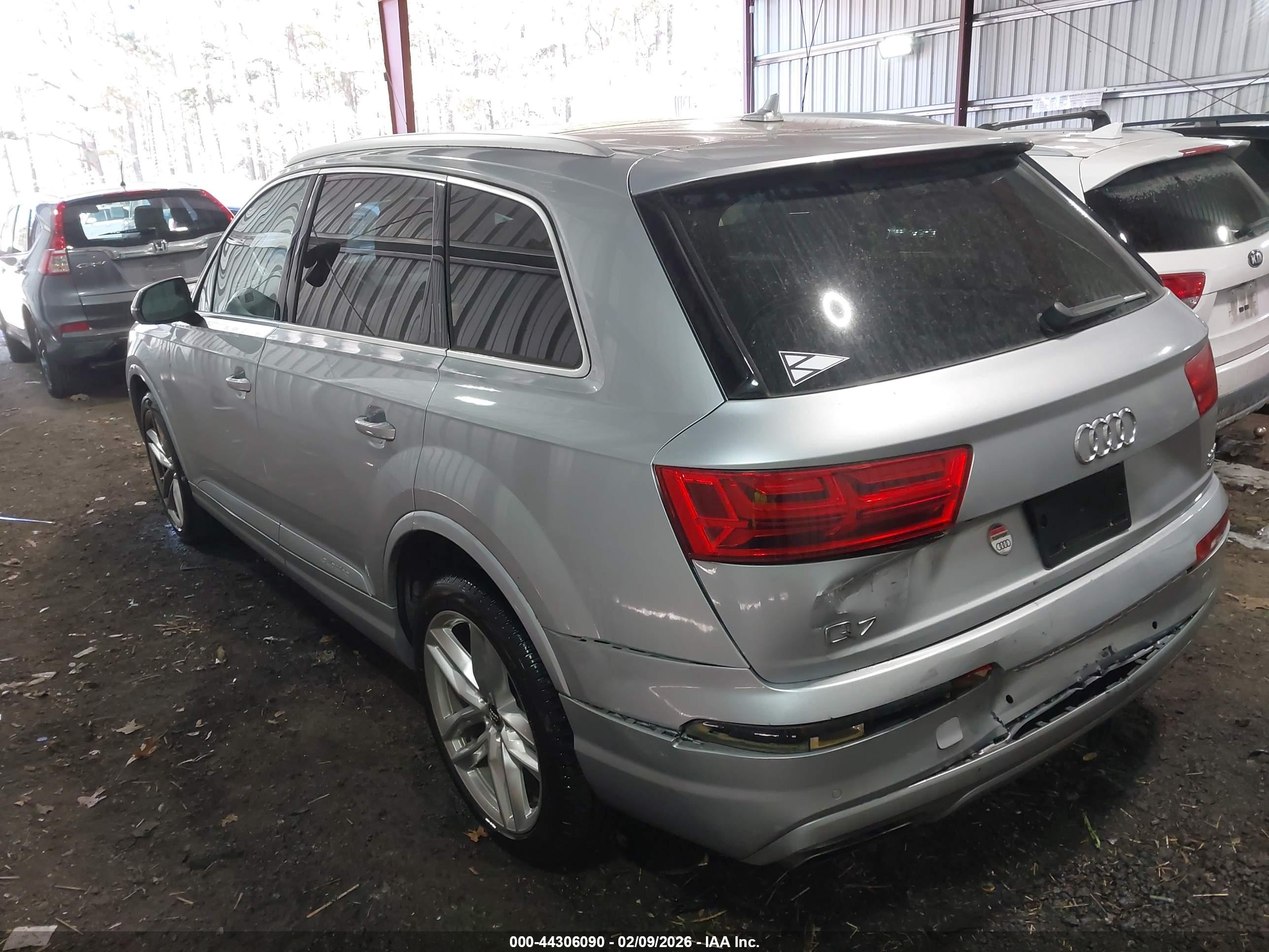 AUDI Q7 image 3
