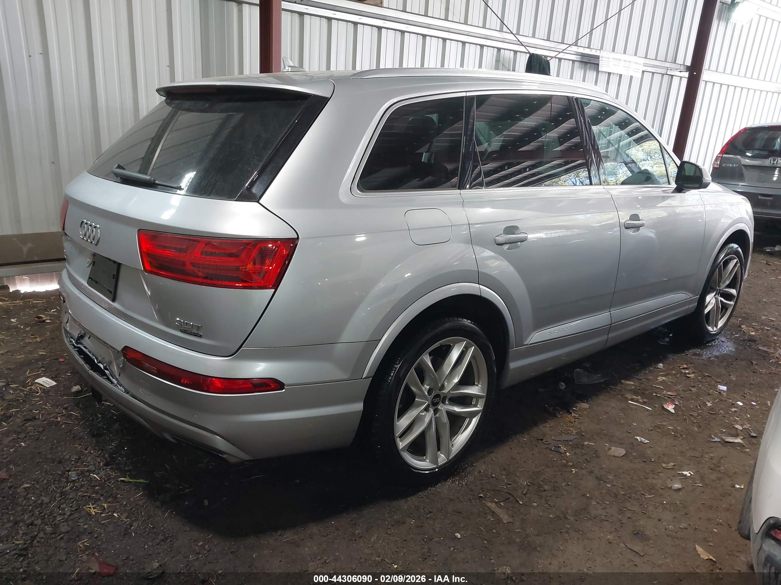 AUDI Q7 image 4