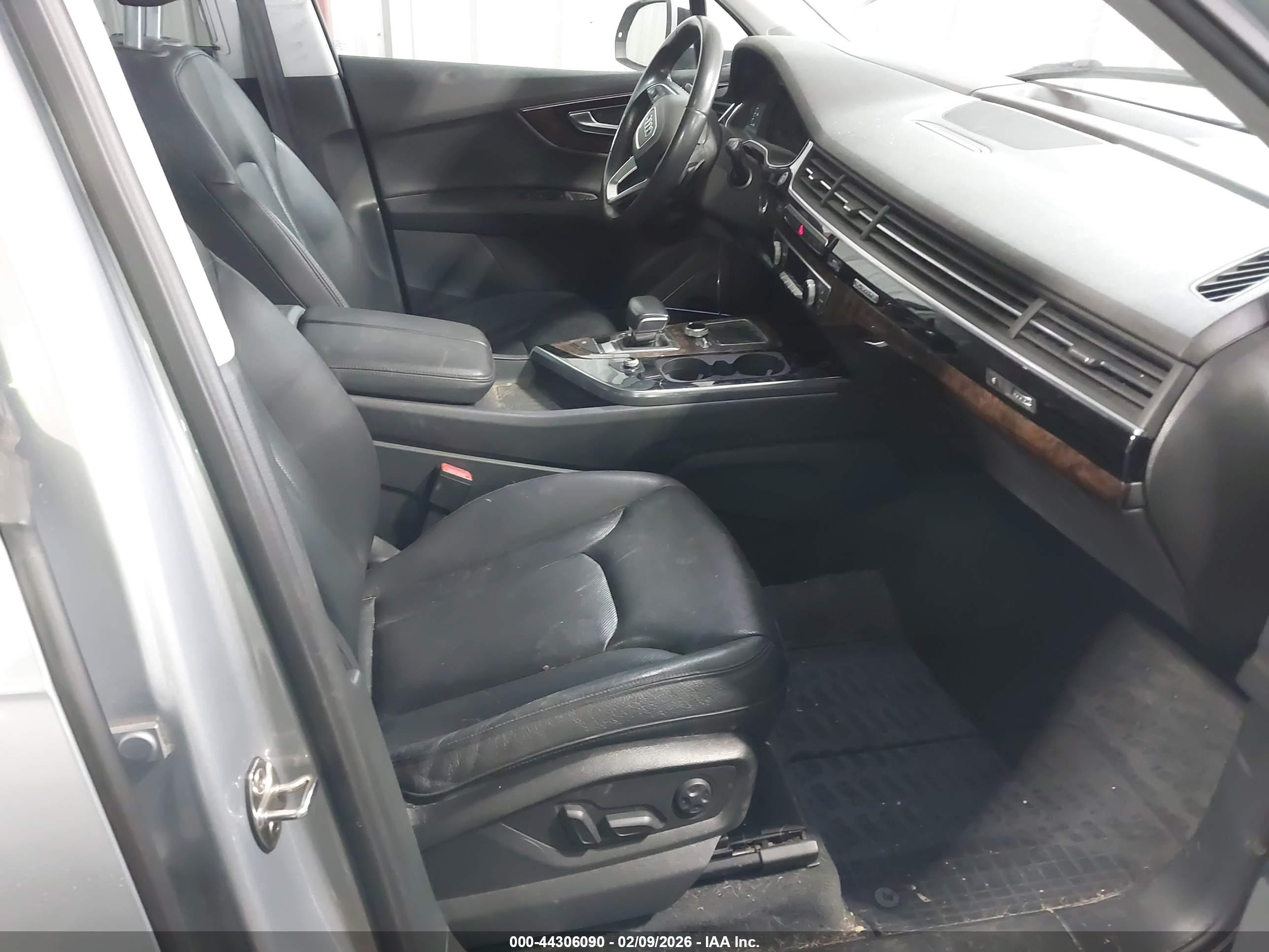 AUDI Q7 image 5