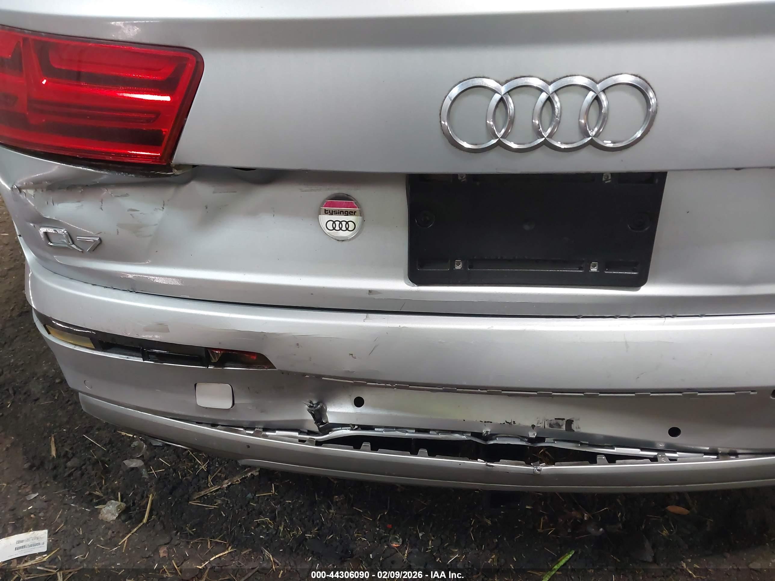 AUDI Q7 image 6