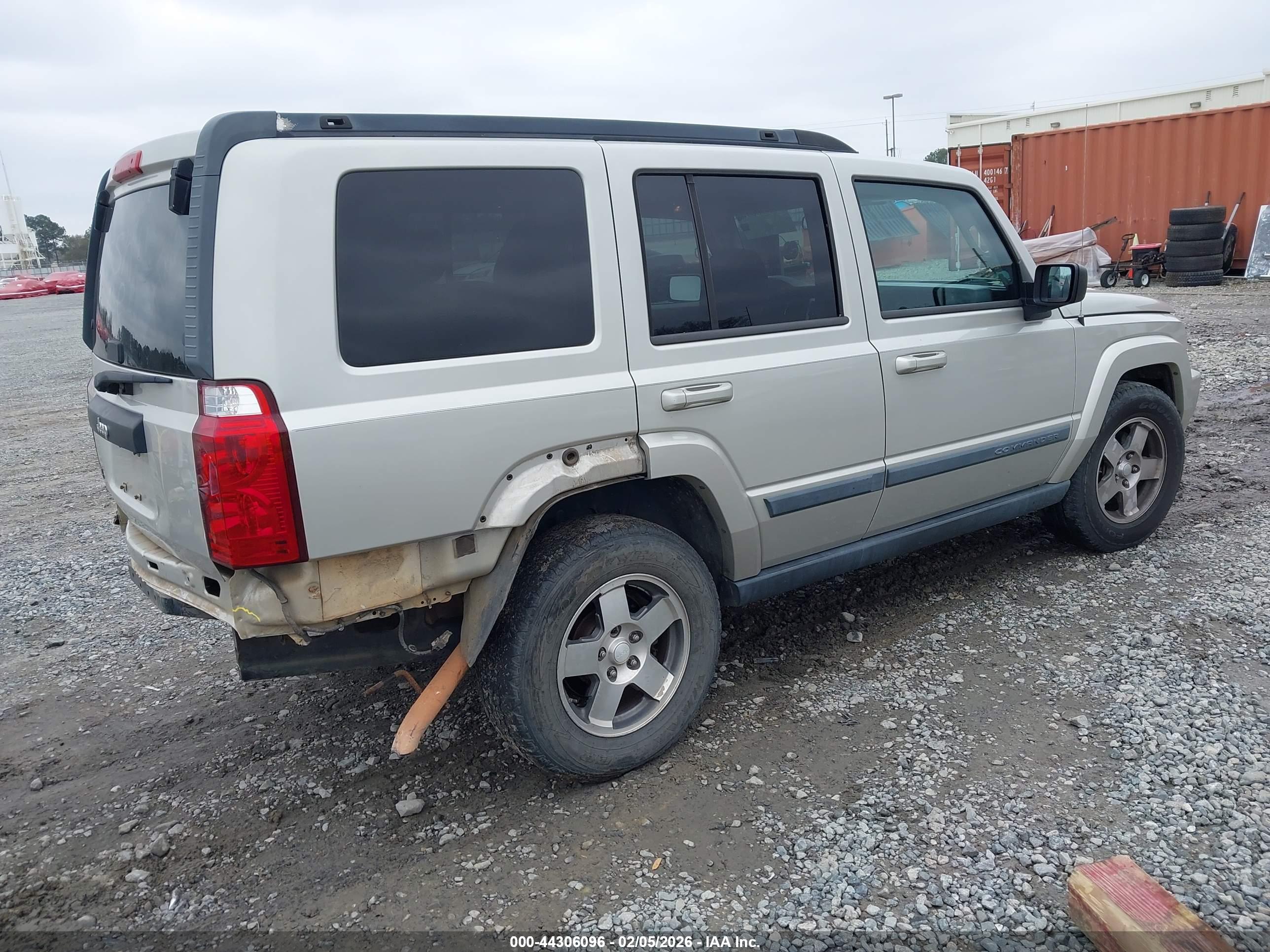 JEEP COMMANDER image 4