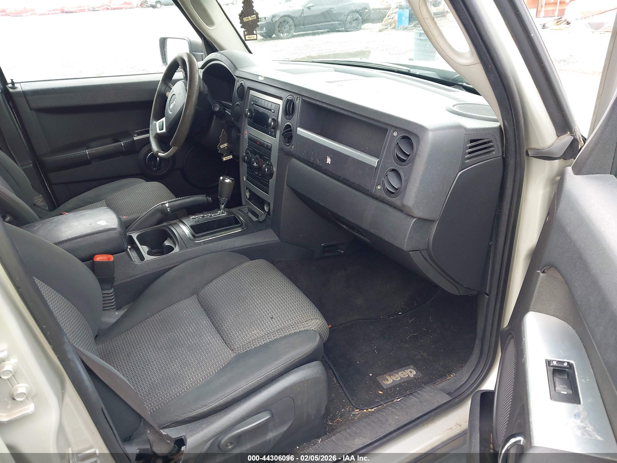 JEEP COMMANDER image 5