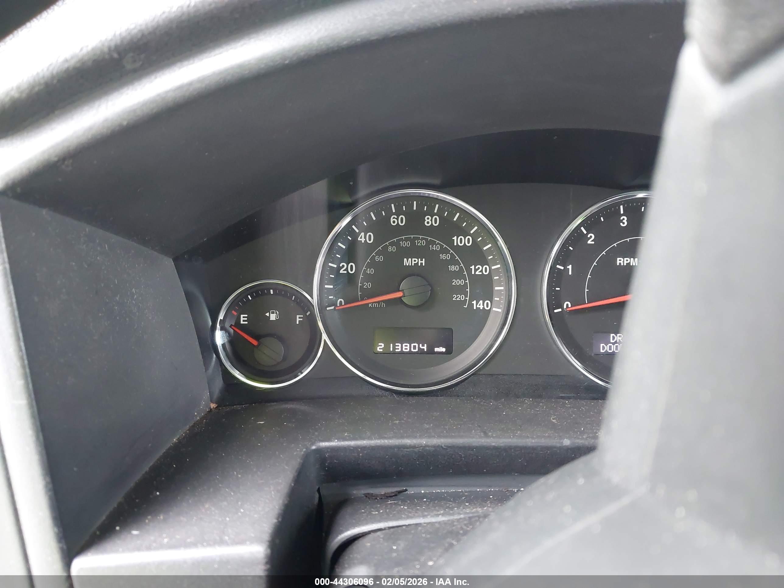 JEEP COMMANDER image 7